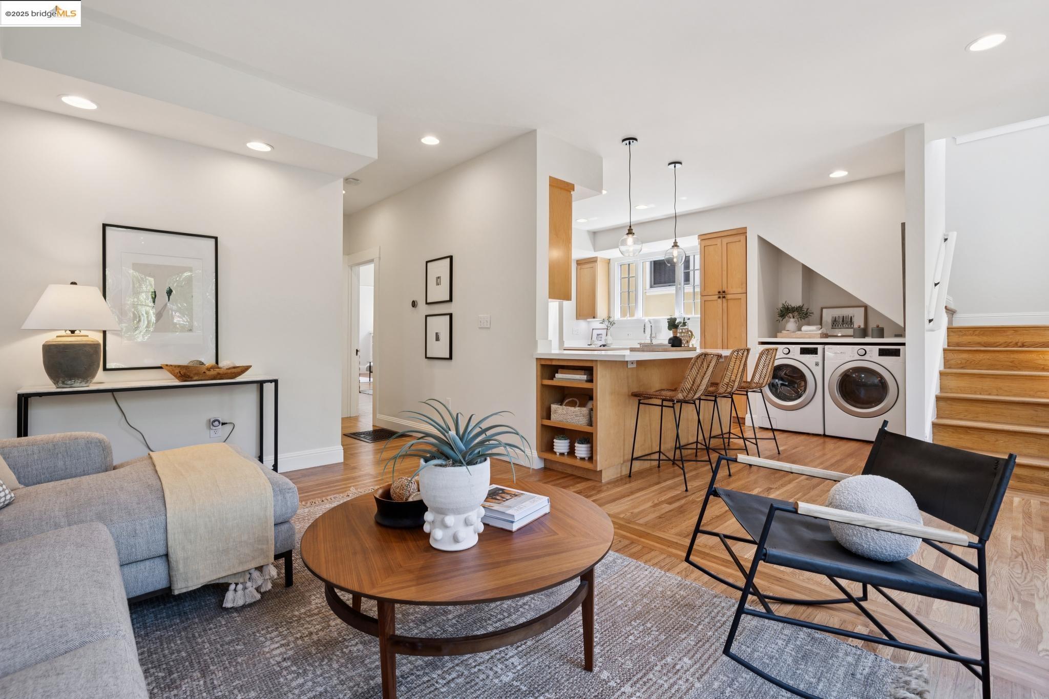 Detail Gallery Image 20 of 51 For 1071 Harvard Rd, Piedmont,  CA 94610 - 4 Beds | 2/1 Baths