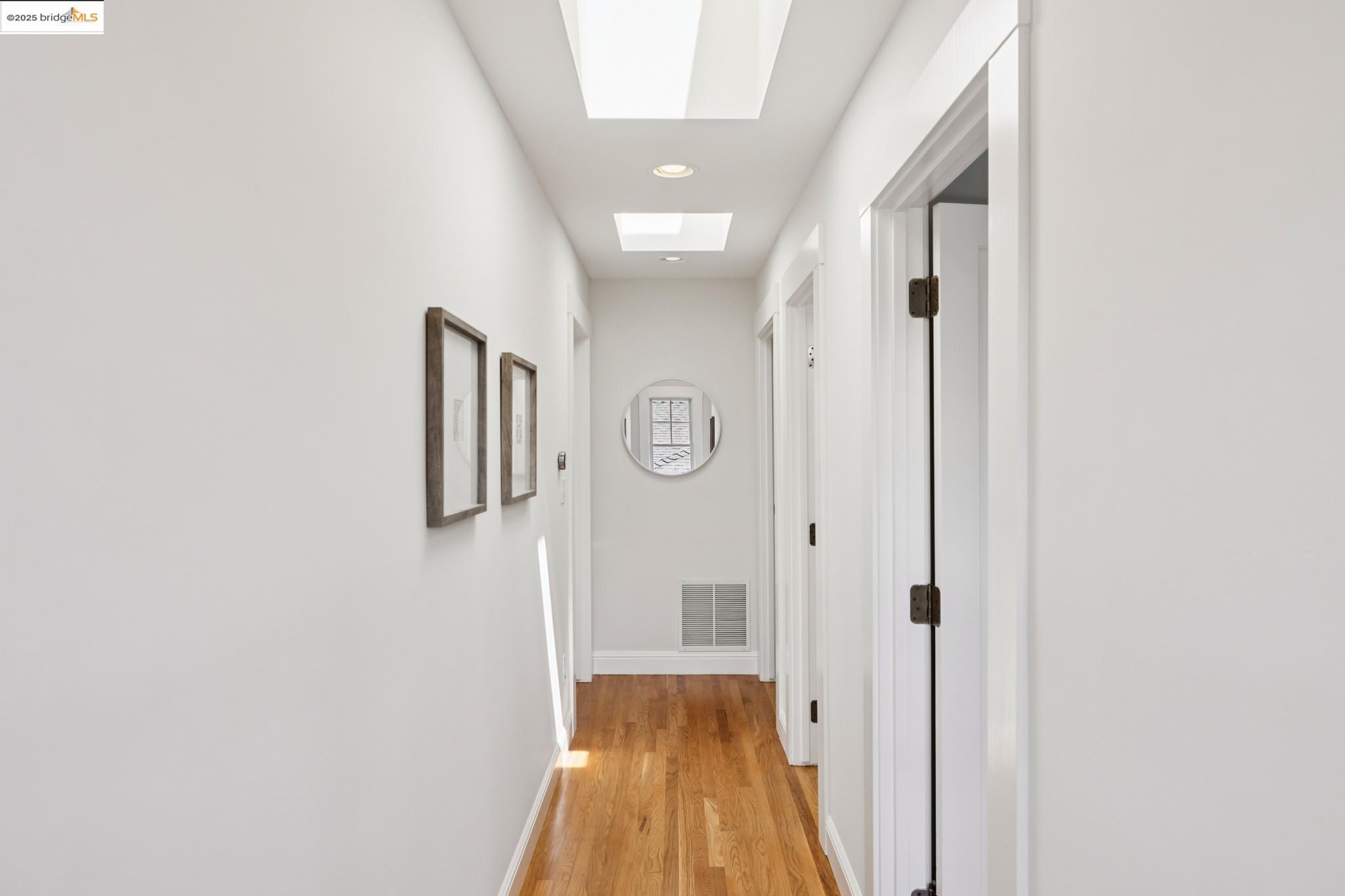 Detail Gallery Image 23 of 51 For 1071 Harvard Rd, Piedmont,  CA 94610 - 4 Beds | 2/1 Baths