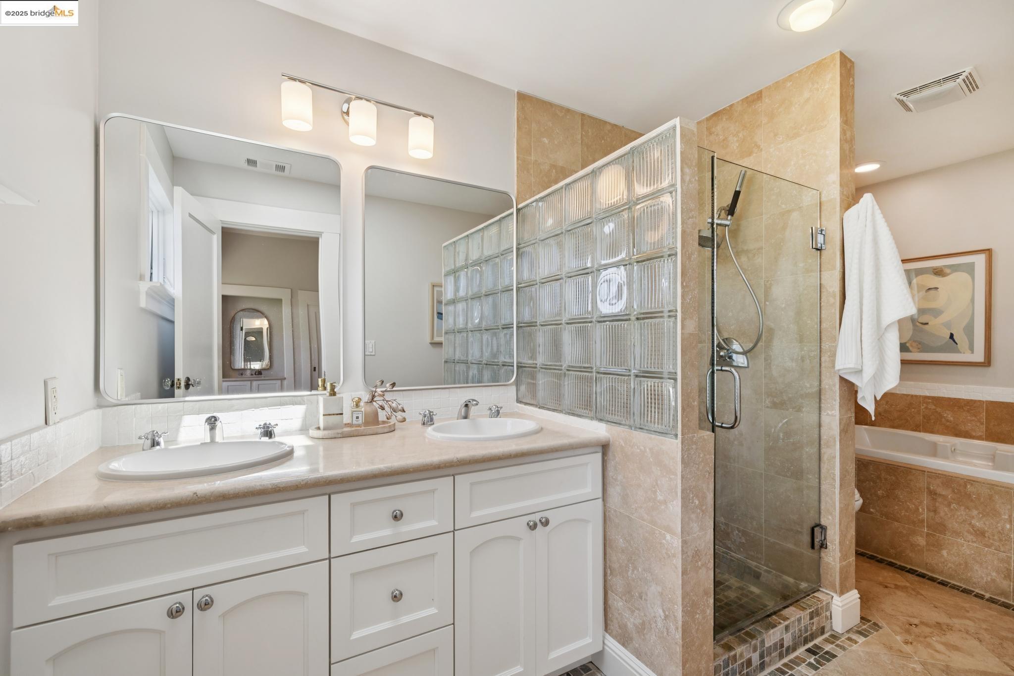 Detail Gallery Image 28 of 51 For 1071 Harvard Rd, Piedmont,  CA 94610 - 4 Beds | 2/1 Baths