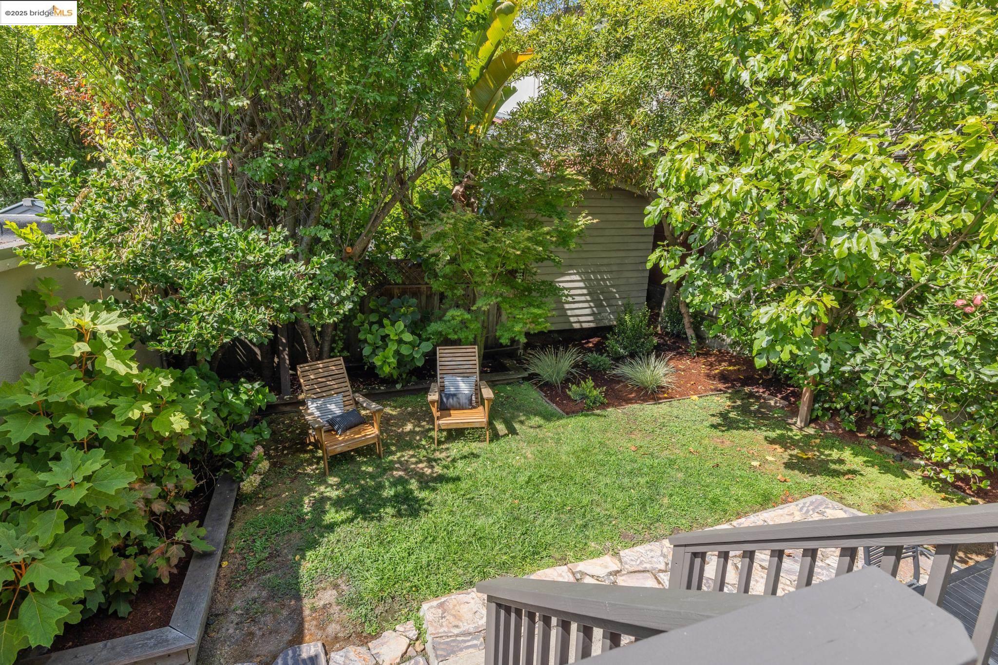 Detail Gallery Image 35 of 51 For 1071 Harvard Rd, Piedmont,  CA 94610 - 4 Beds | 2/1 Baths