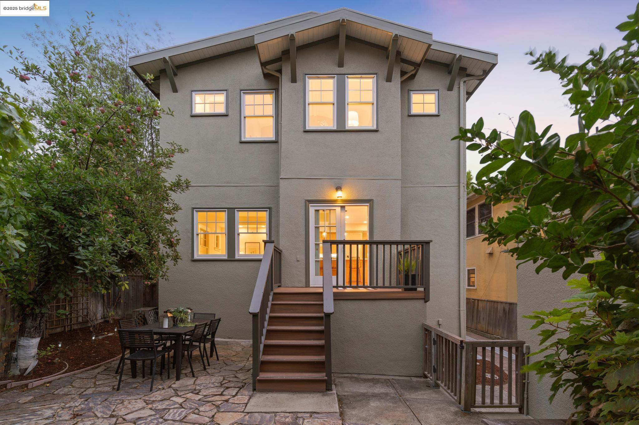 Detail Gallery Image 47 of 51 For 1071 Harvard Rd, Piedmont,  CA 94610 - 4 Beds | 2/1 Baths