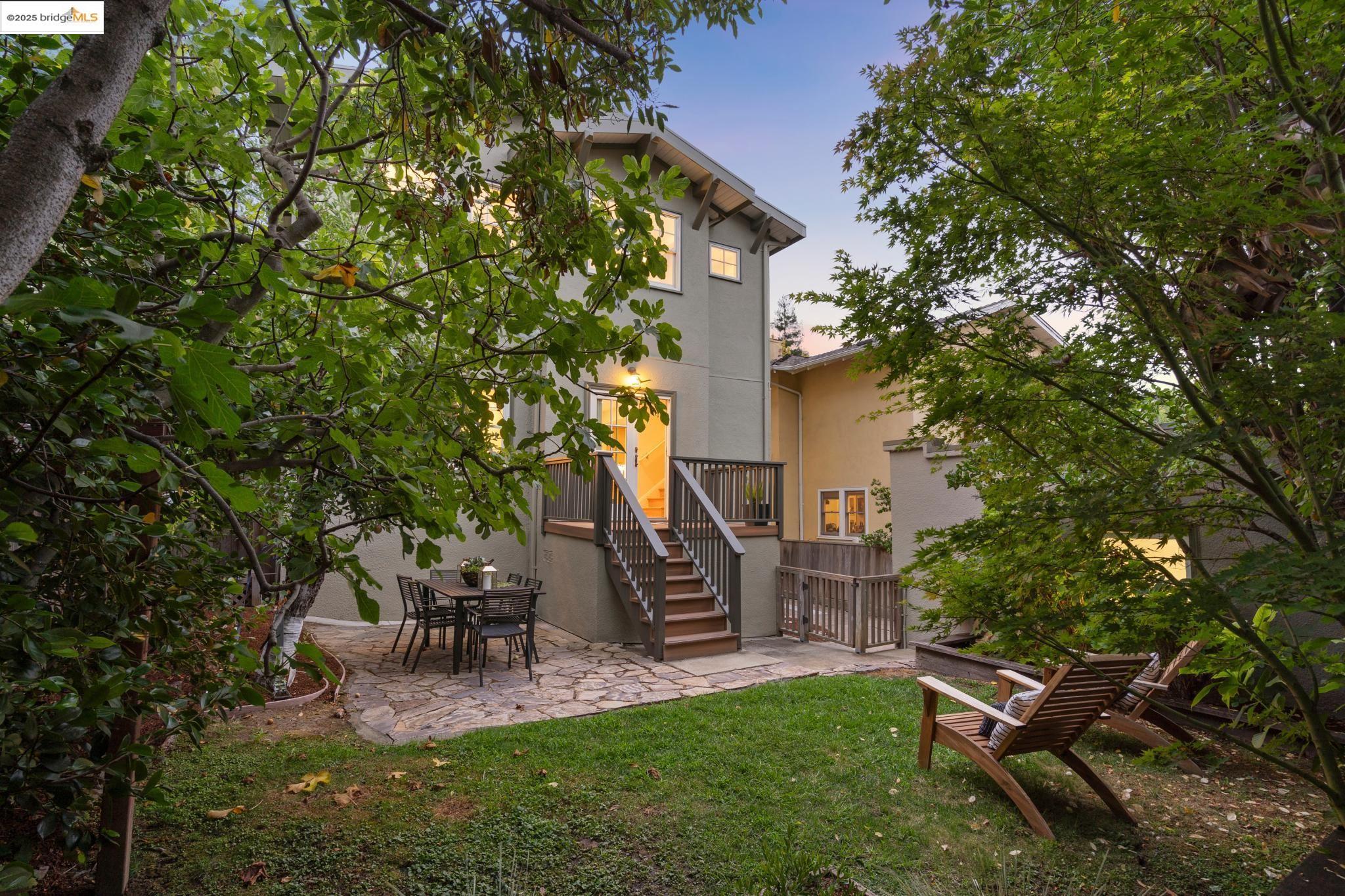 Detail Gallery Image 48 of 51 For 1071 Harvard Rd, Piedmont,  CA 94610 - 4 Beds | 2/1 Baths