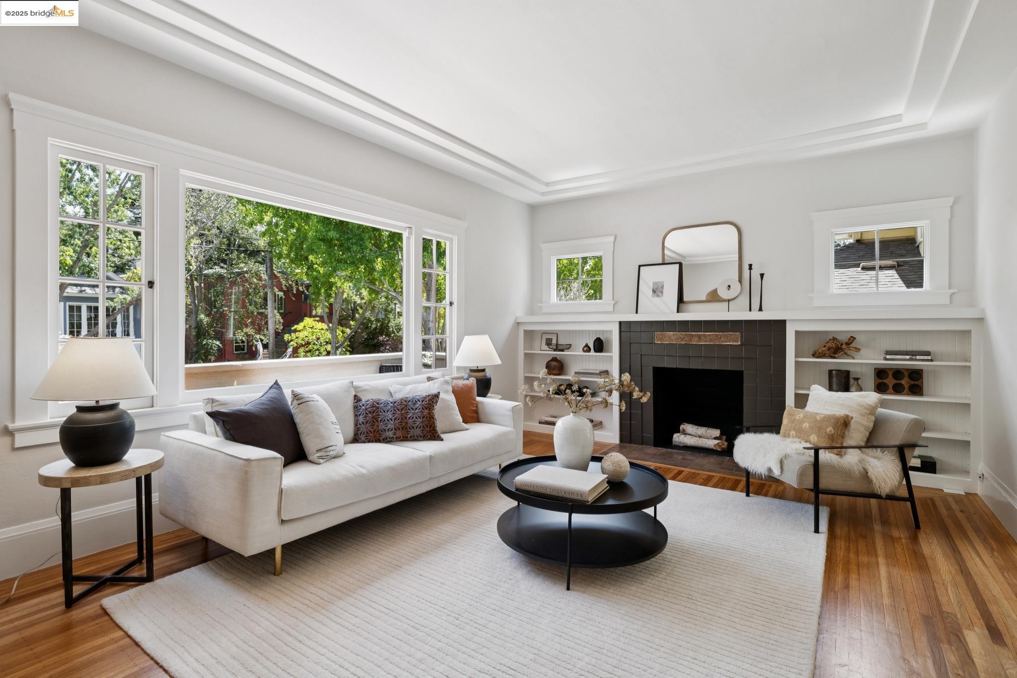 Detail Gallery Image 6 of 51 For 1071 Harvard Rd, Piedmont,  CA 94610 - 4 Beds | 2/1 Baths