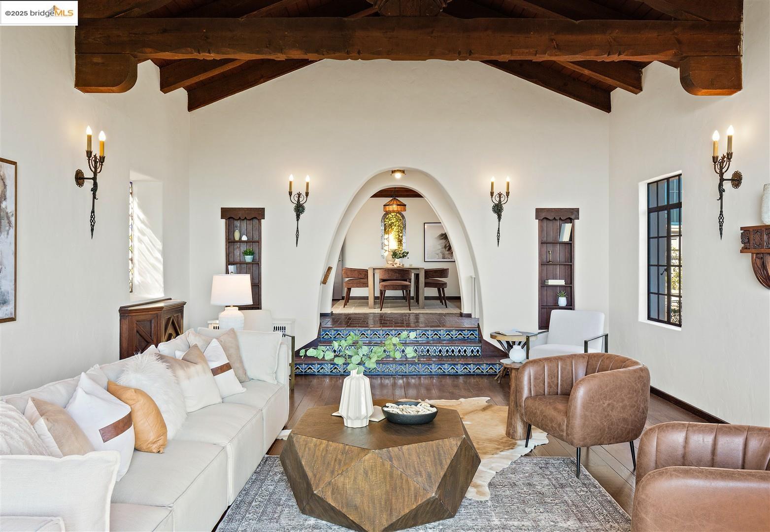 Detail Gallery Image 12 of 51 For 901 Grizzly Peak Blvd, Berkeley,  CA 94708 - 6 Beds | 4 Baths
