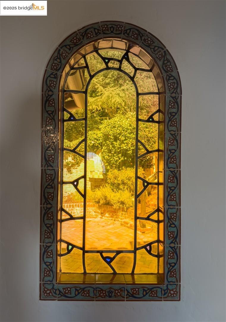Detail Gallery Image 19 of 51 For 901 Grizzly Peak Blvd, Berkeley,  CA 94708 - 6 Beds | 4 Baths