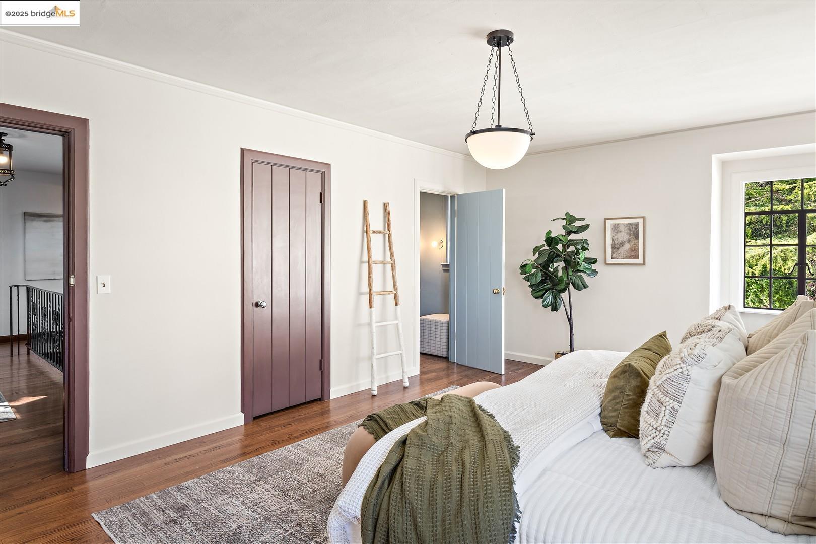 Detail Gallery Image 30 of 51 For 901 Grizzly Peak Blvd, Berkeley,  CA 94708 - 6 Beds | 4 Baths