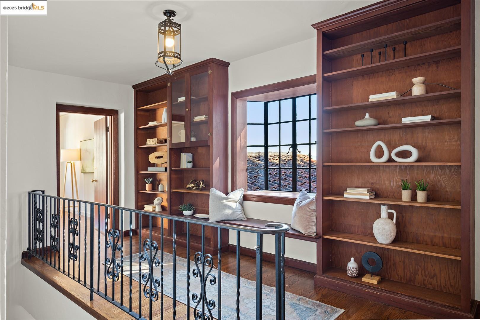 Detail Gallery Image 32 of 51 For 901 Grizzly Peak Blvd, Berkeley,  CA 94708 - 6 Beds | 4 Baths