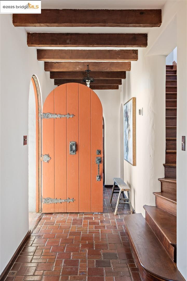 Detail Gallery Image 5 of 51 For 901 Grizzly Peak Blvd, Berkeley,  CA 94708 - 6 Beds | 4 Baths