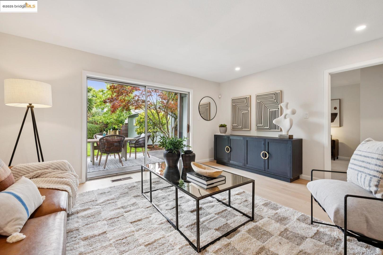 Detail Gallery Image 19 of 60 For 1313 Derby St, Berkeley,  CA 94702 - 4 Beds | 3 Baths