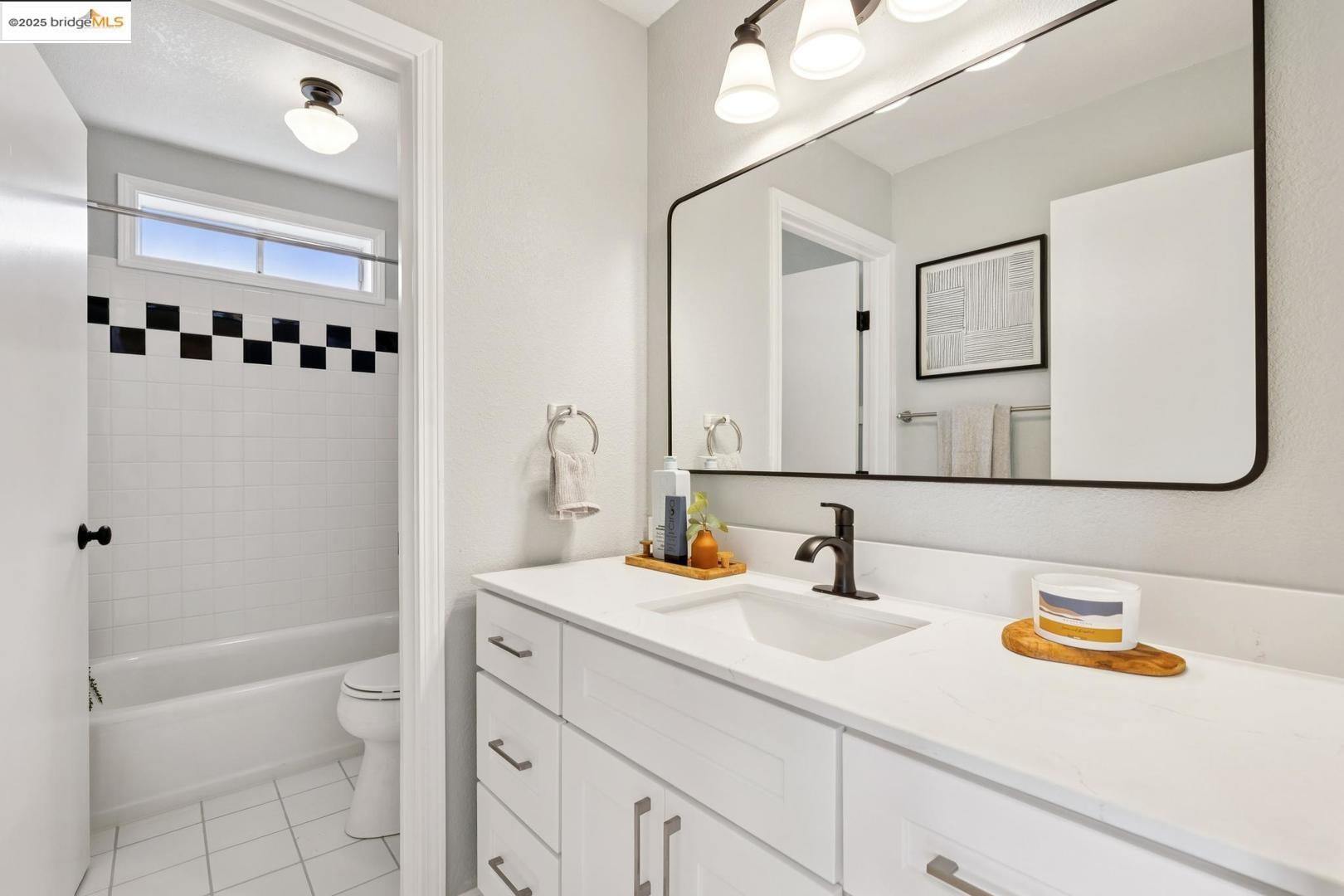 Detail Gallery Image 31 of 60 For 1313 Derby St, Berkeley,  CA 94702 - 4 Beds | 3 Baths