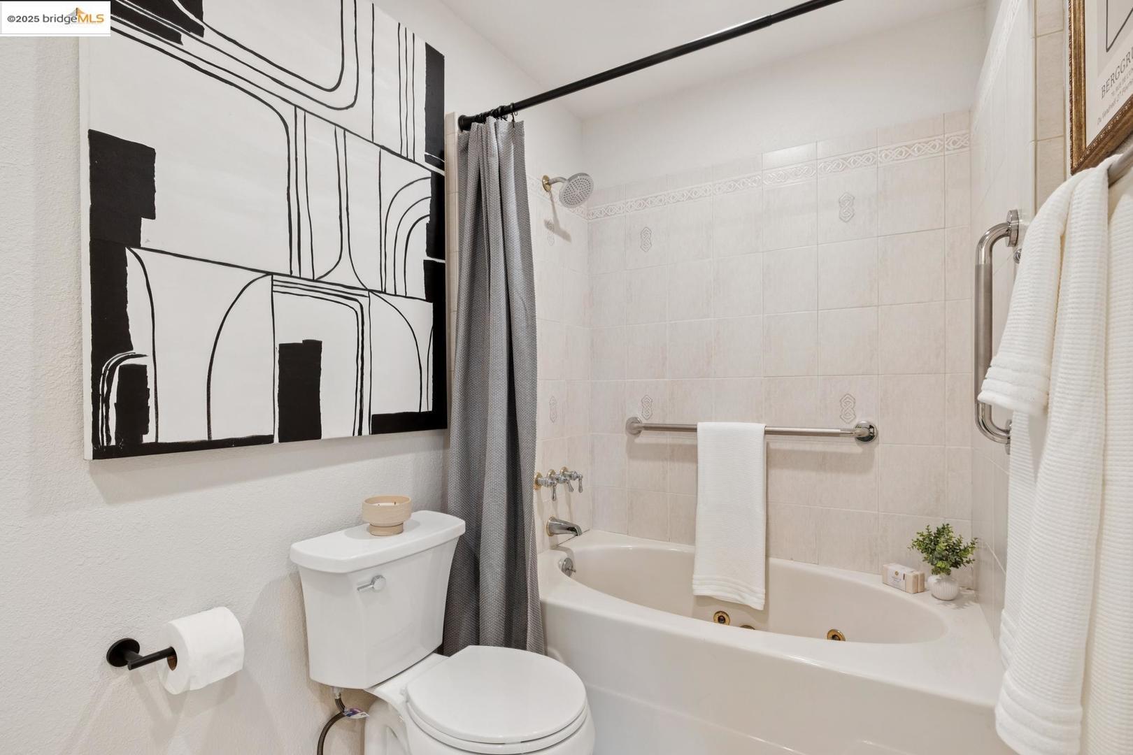 Detail Gallery Image 42 of 60 For 1313 Derby St, Berkeley,  CA 94702 - 4 Beds | 3 Baths