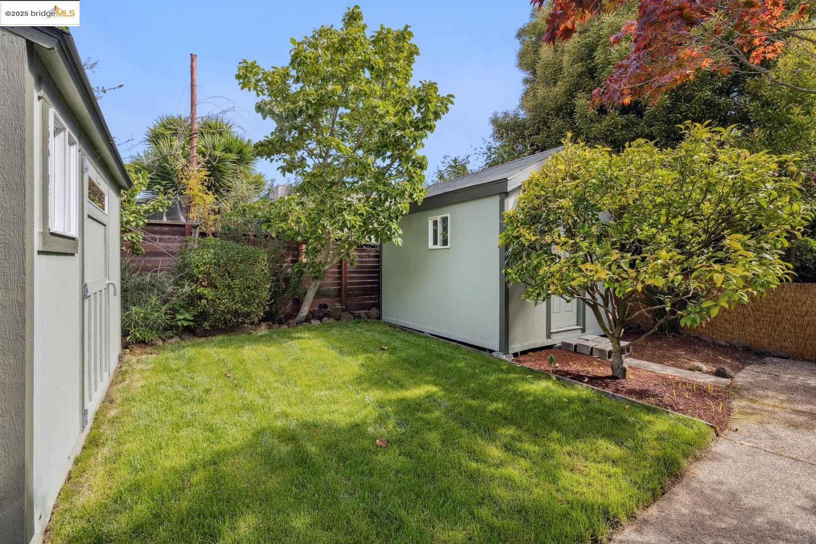 Detail Gallery Image 52 of 60 For 1313 Derby St, Berkeley,  CA 94702 - 4 Beds | 3 Baths