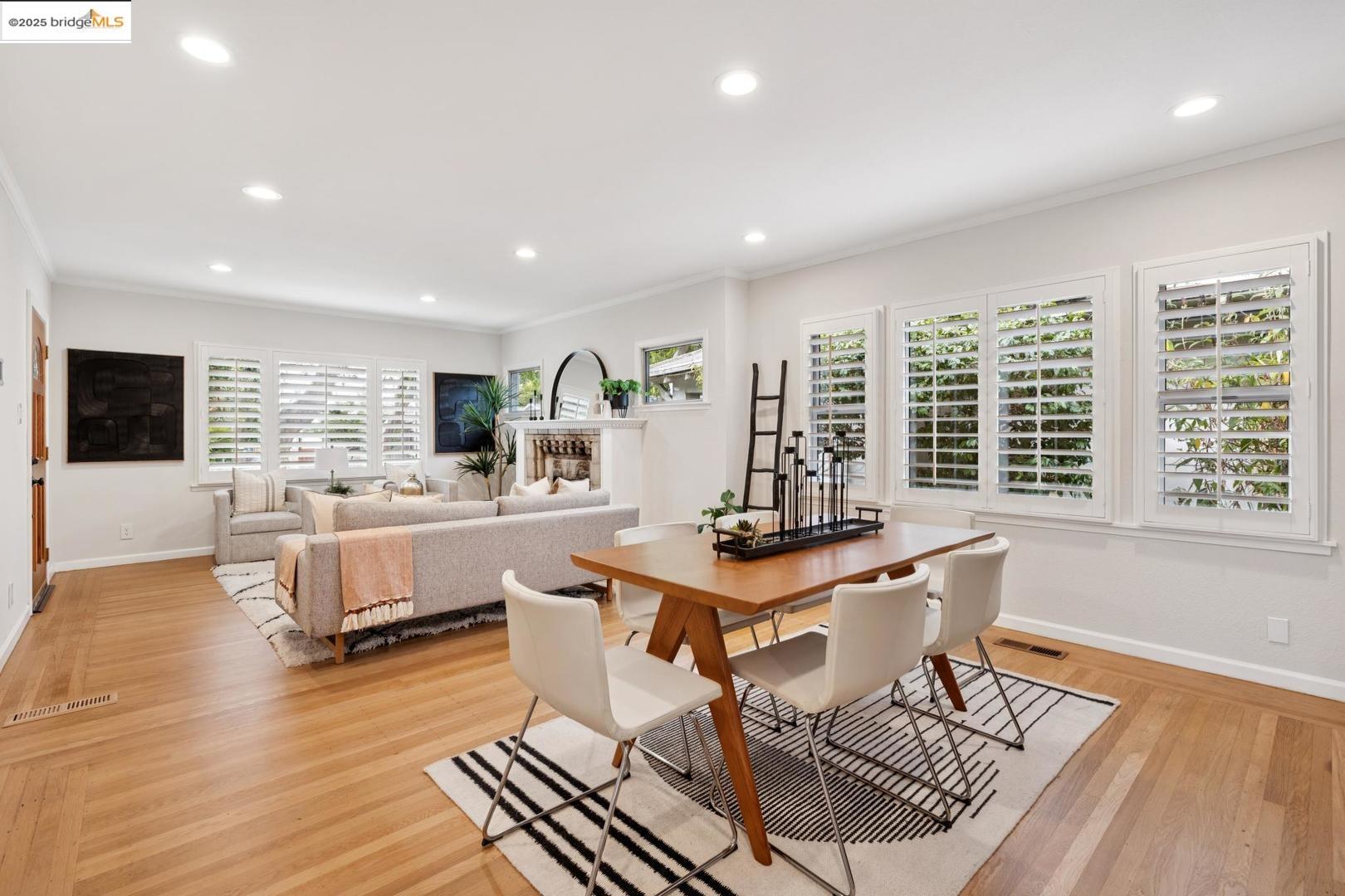 Detail Gallery Image 10 of 60 For 1313 Derby St, Berkeley,  CA 94702 - 4 Beds | 3 Baths
