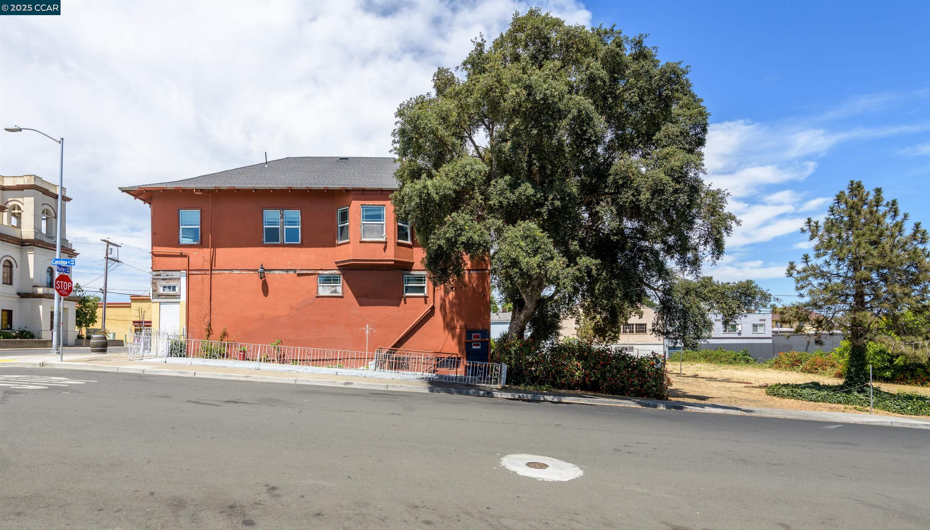 Detail Gallery Image 2 of 12 For 900 Marin St, Vallejo,  CA 94590 - – Beds | – Baths