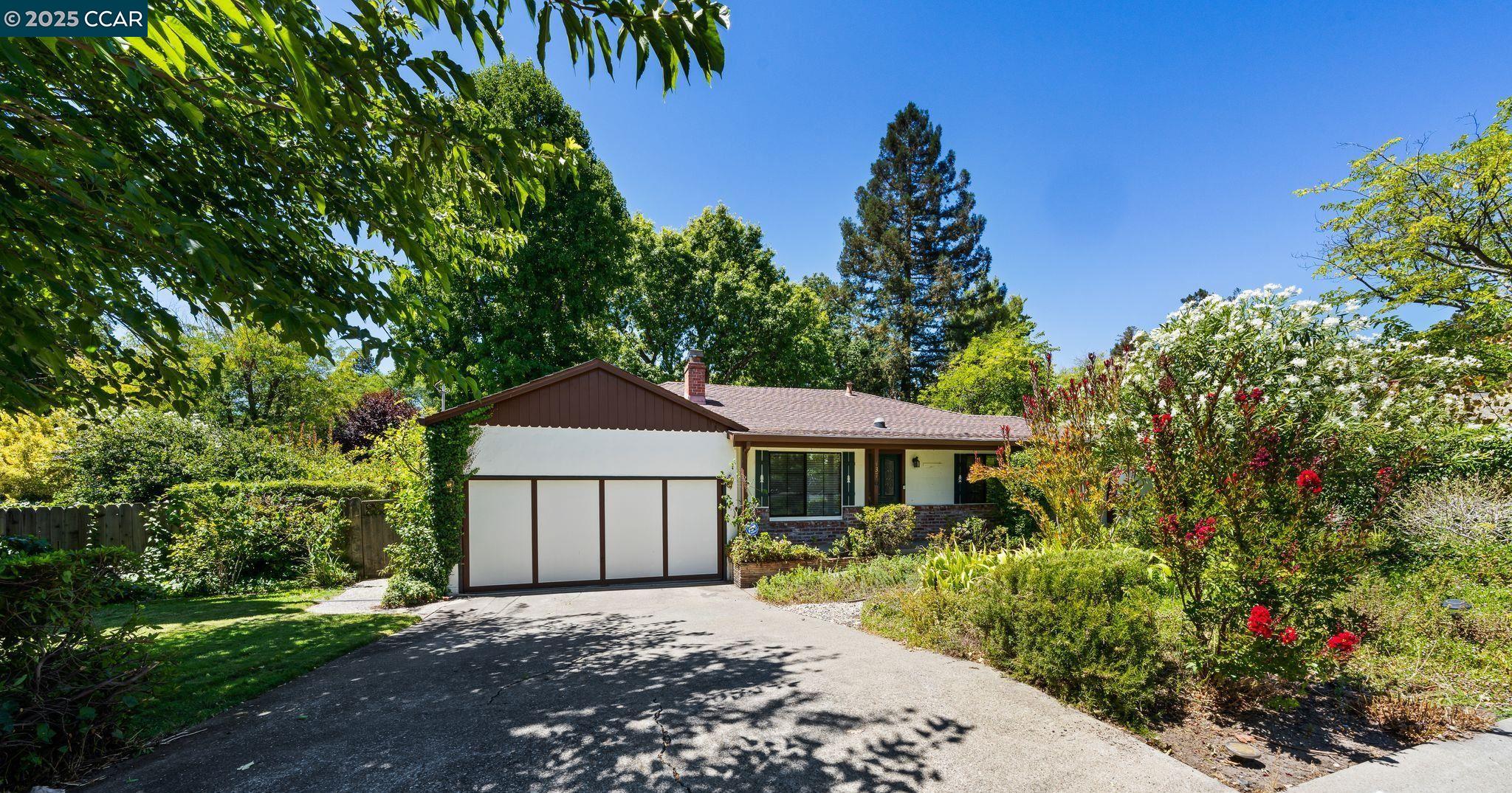 Detail Gallery Image 1 of 43 For 437 Coleman Ct, Pleasant Hill,  CA 94523 - 3 Beds | 2 Baths