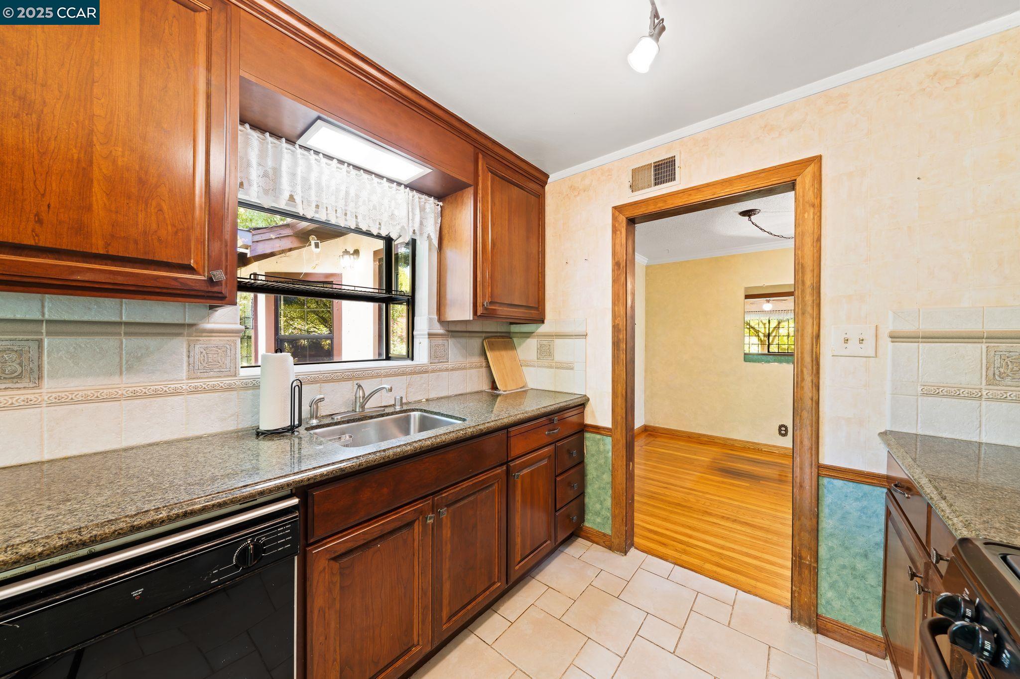 Detail Gallery Image 18 of 43 For 437 Coleman Ct, Pleasant Hill,  CA 94523 - 3 Beds | 2 Baths