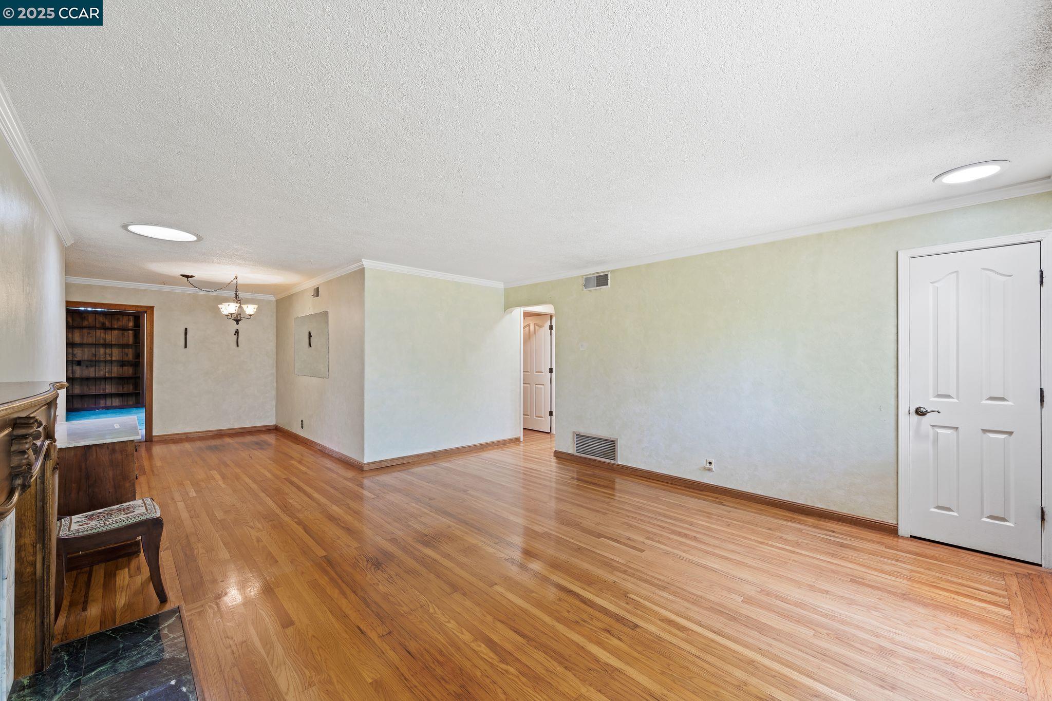 Detail Gallery Image 5 of 43 For 437 Coleman Ct, Pleasant Hill,  CA 94523 - 3 Beds | 2 Baths