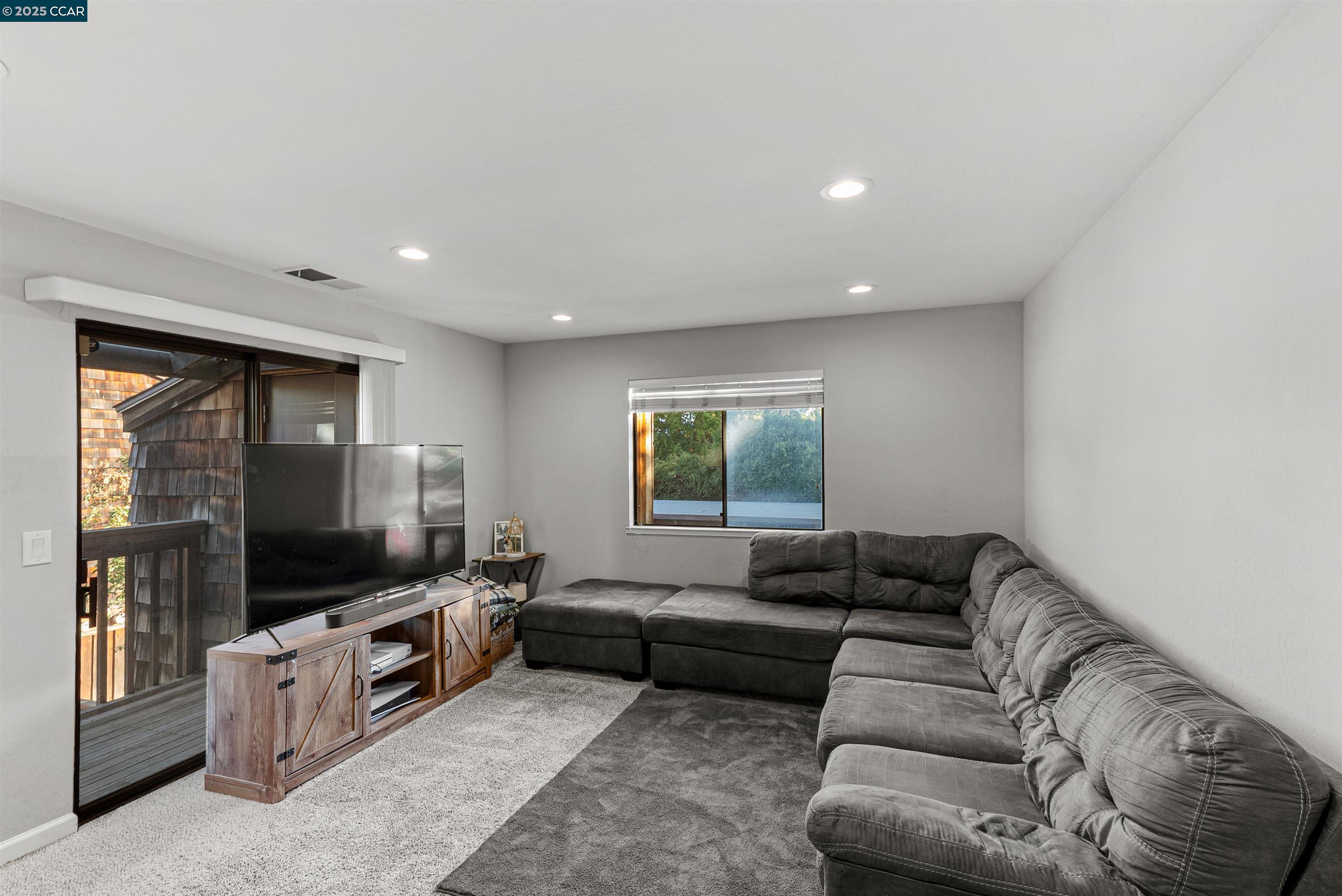 Photo #5: 41107928 Listing 