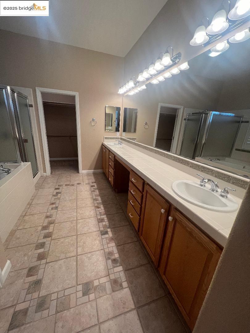 Detail Gallery Image 11 of 19 For 613 Kenwood Dr, Brentwood,  CA 94513 - 4 Beds | 2/1 Baths