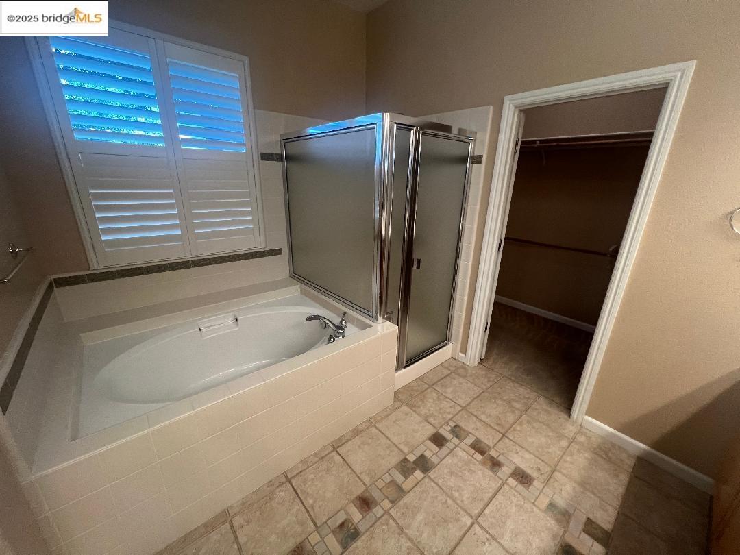 Detail Gallery Image 12 of 19 For 613 Kenwood Dr, Brentwood,  CA 94513 - 4 Beds | 2/1 Baths