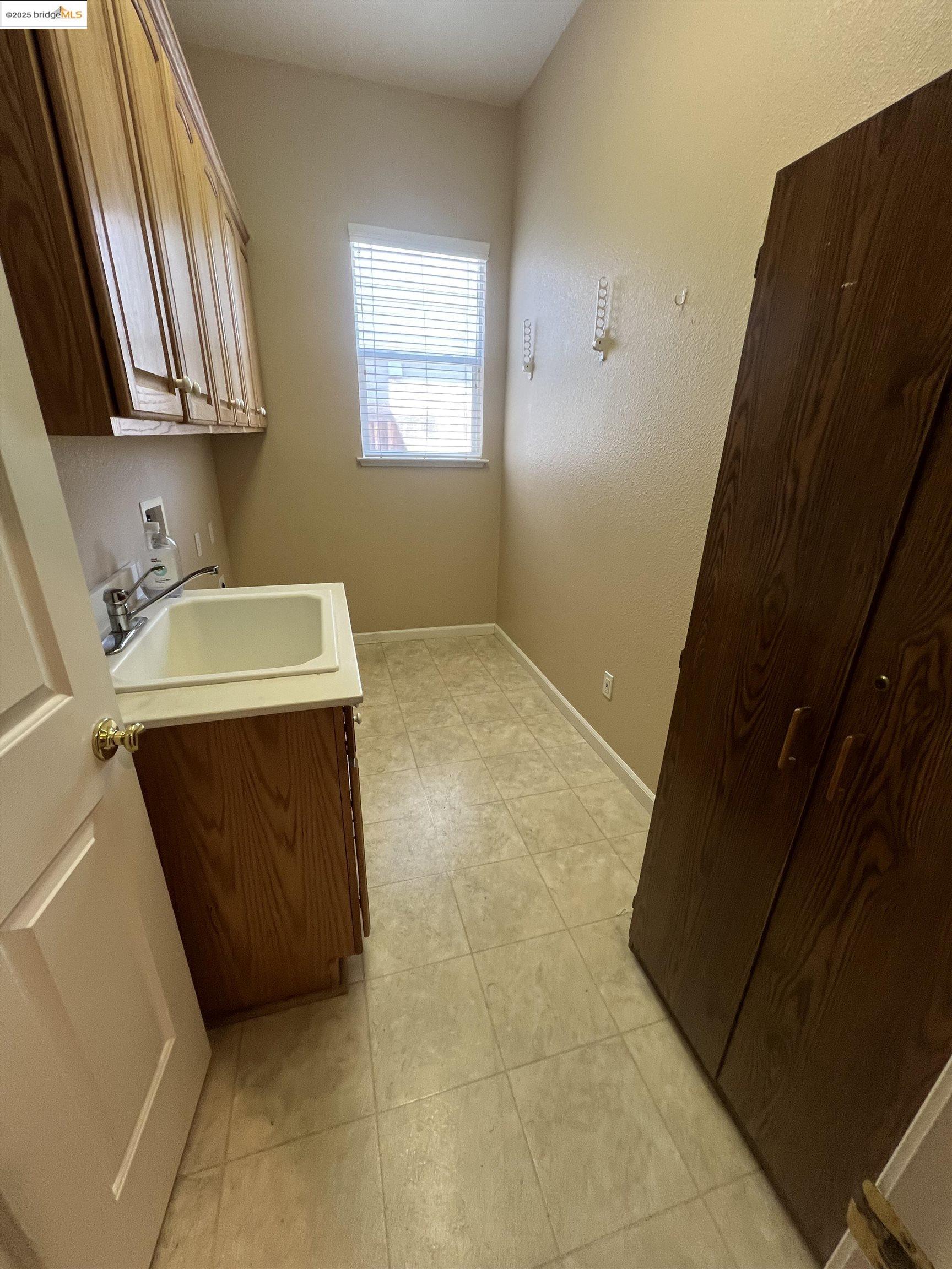 Detail Gallery Image 17 of 19 For 613 Kenwood Dr, Brentwood,  CA 94513 - 4 Beds | 2/1 Baths