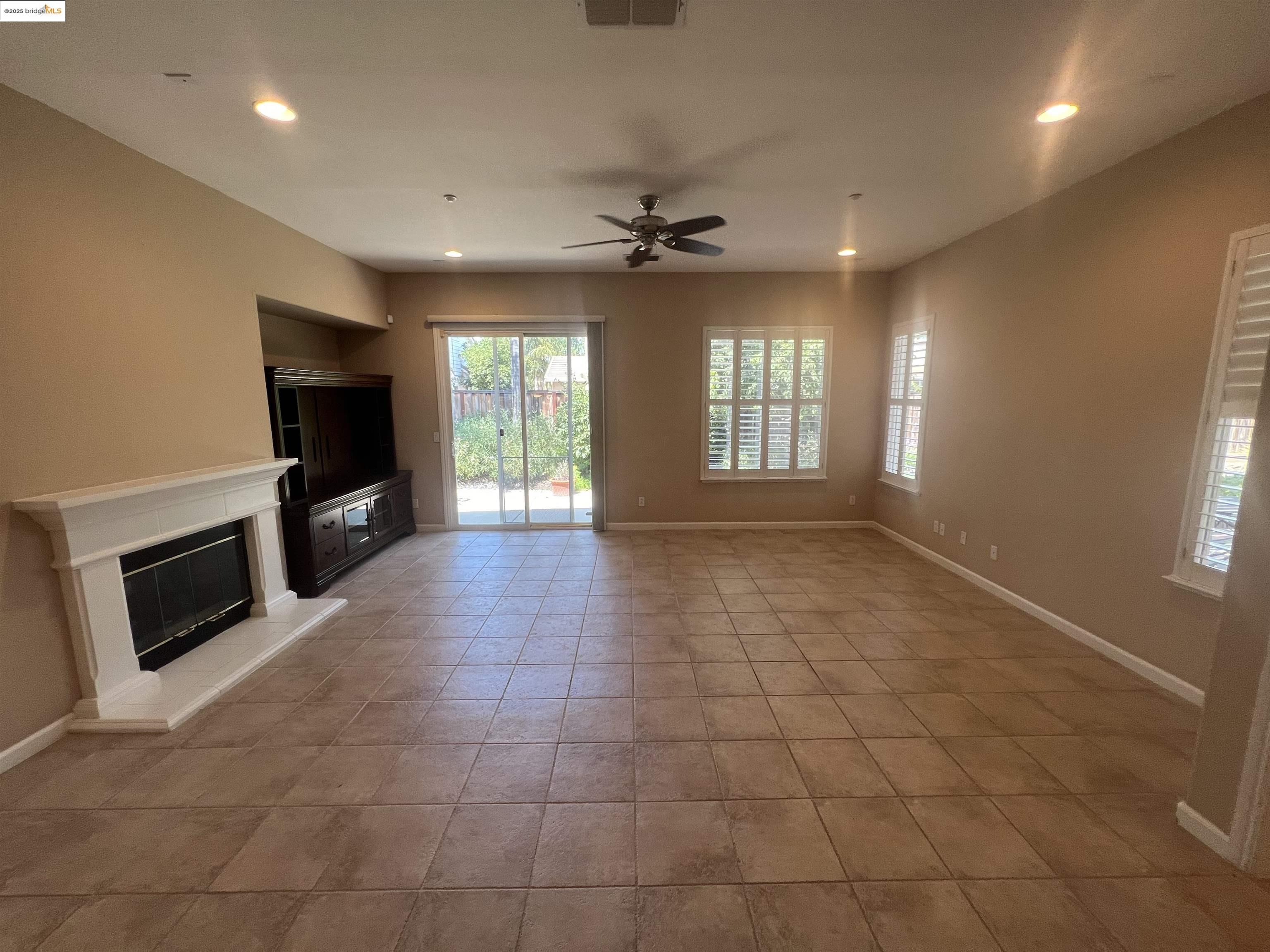 Detail Gallery Image 4 of 19 For 613 Kenwood Dr, Brentwood,  CA 94513 - 4 Beds | 2/1 Baths