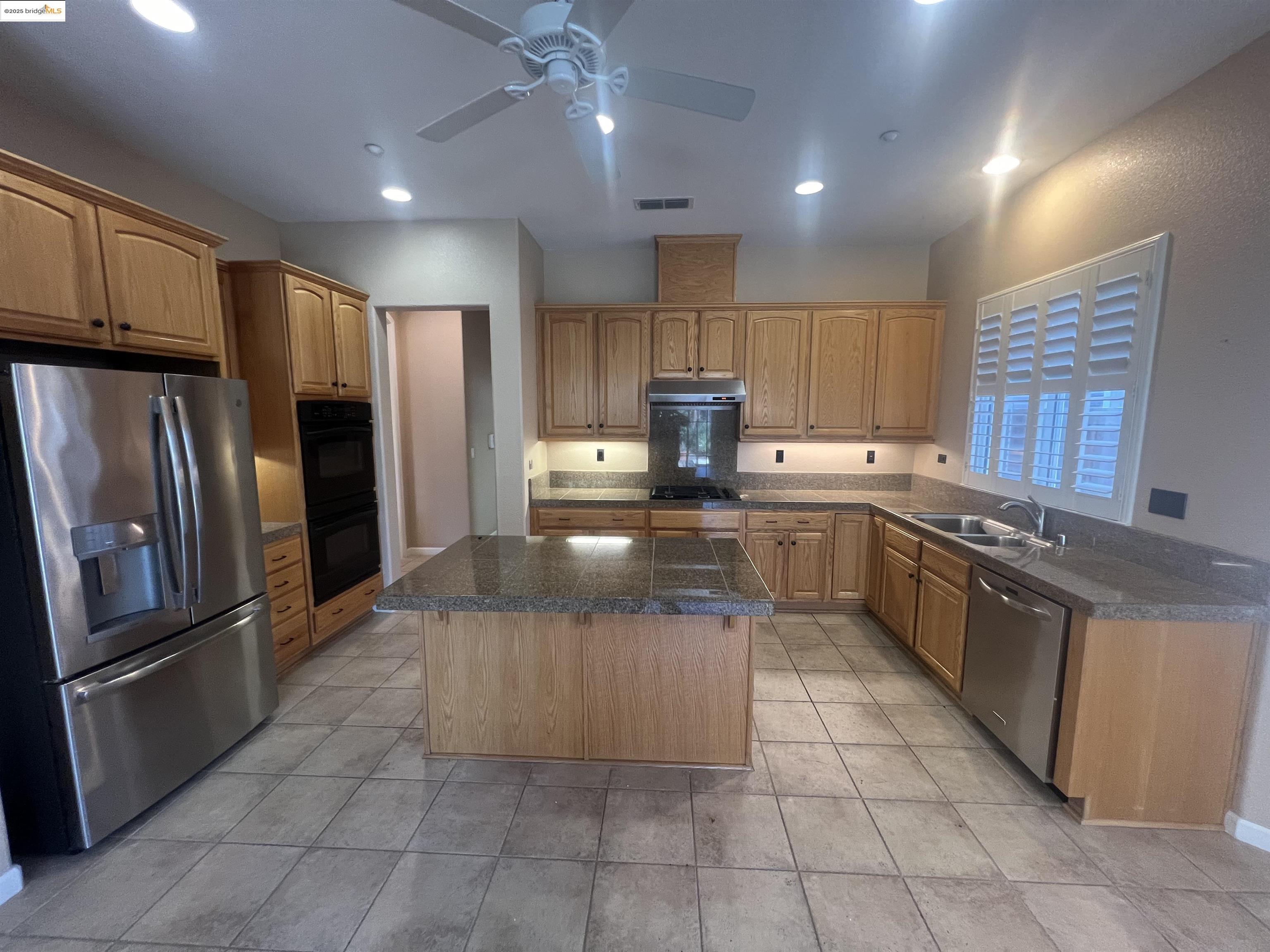 Detail Gallery Image 7 of 19 For 613 Kenwood Dr, Brentwood,  CA 94513 - 4 Beds | 2/1 Baths