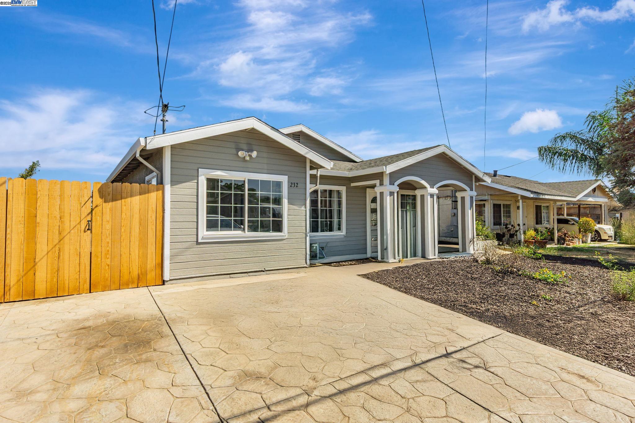 Detail Gallery Image 2 of 24 For 232 Shore Rd, Bay Point,  CA 94565 - 3 Beds | 2 Baths