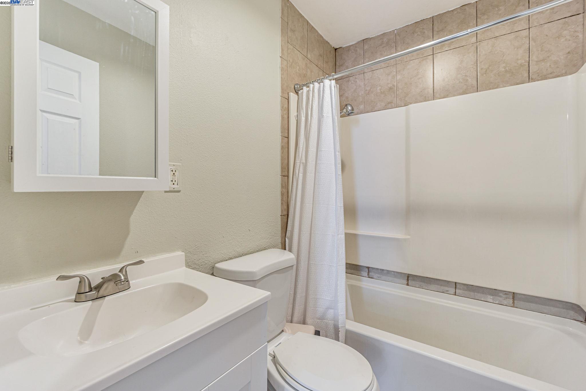 Detail Gallery Image 12 of 24 For 232 Shore Rd, Bay Point,  CA 94565 - 3 Beds | 2 Baths