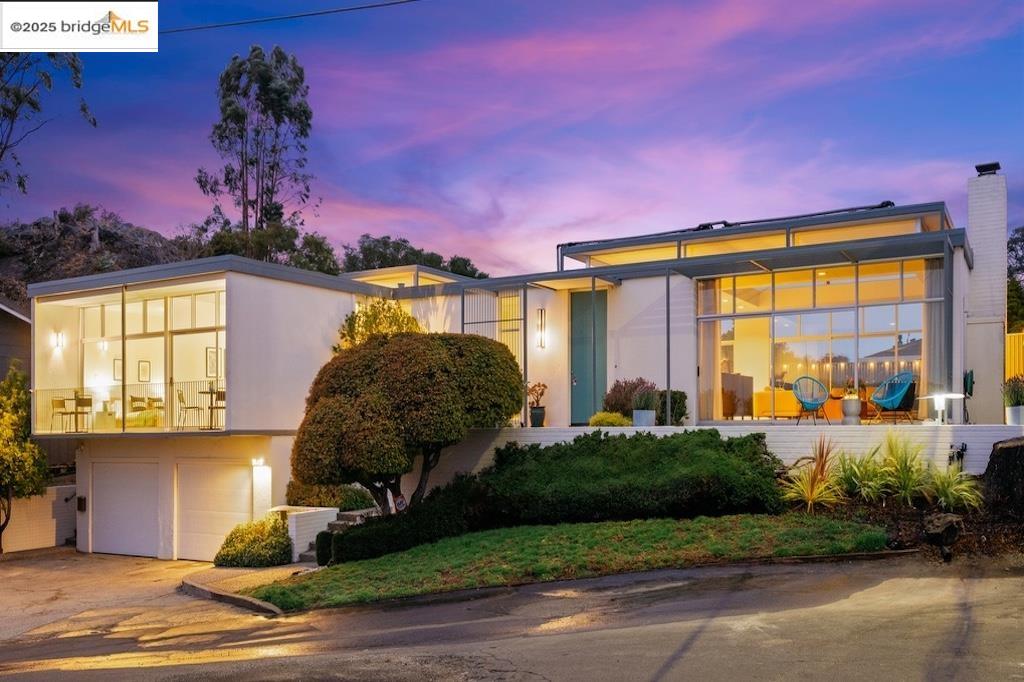 Detail Gallery Image 1 of 1 For 7145 View Ave, El Cerrito,  CA 94530 - 5 Beds | 3 Baths
