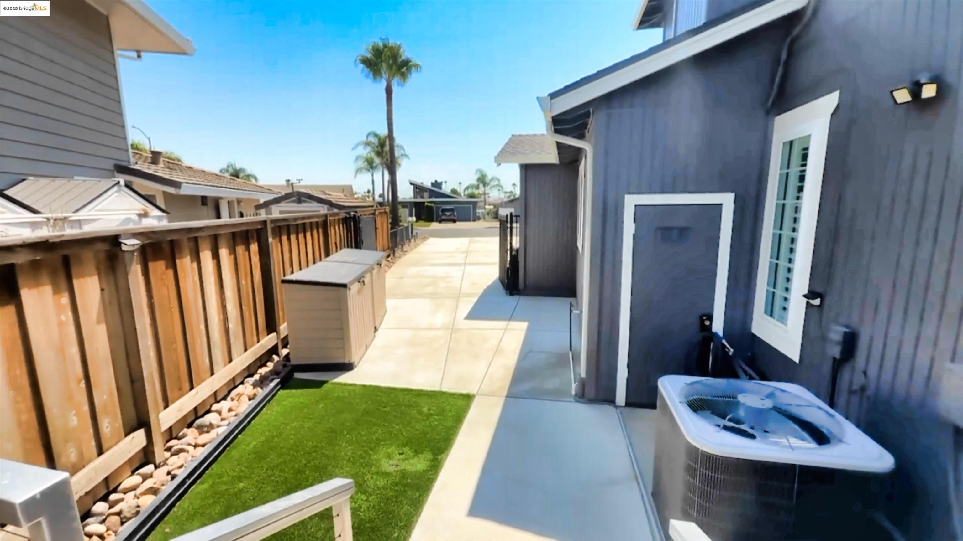 Detail Gallery Image 30 of 35 For 4911 Cabrillo Pt, Discovery Bay,  CA 94505 - 5 Beds | 3 Baths