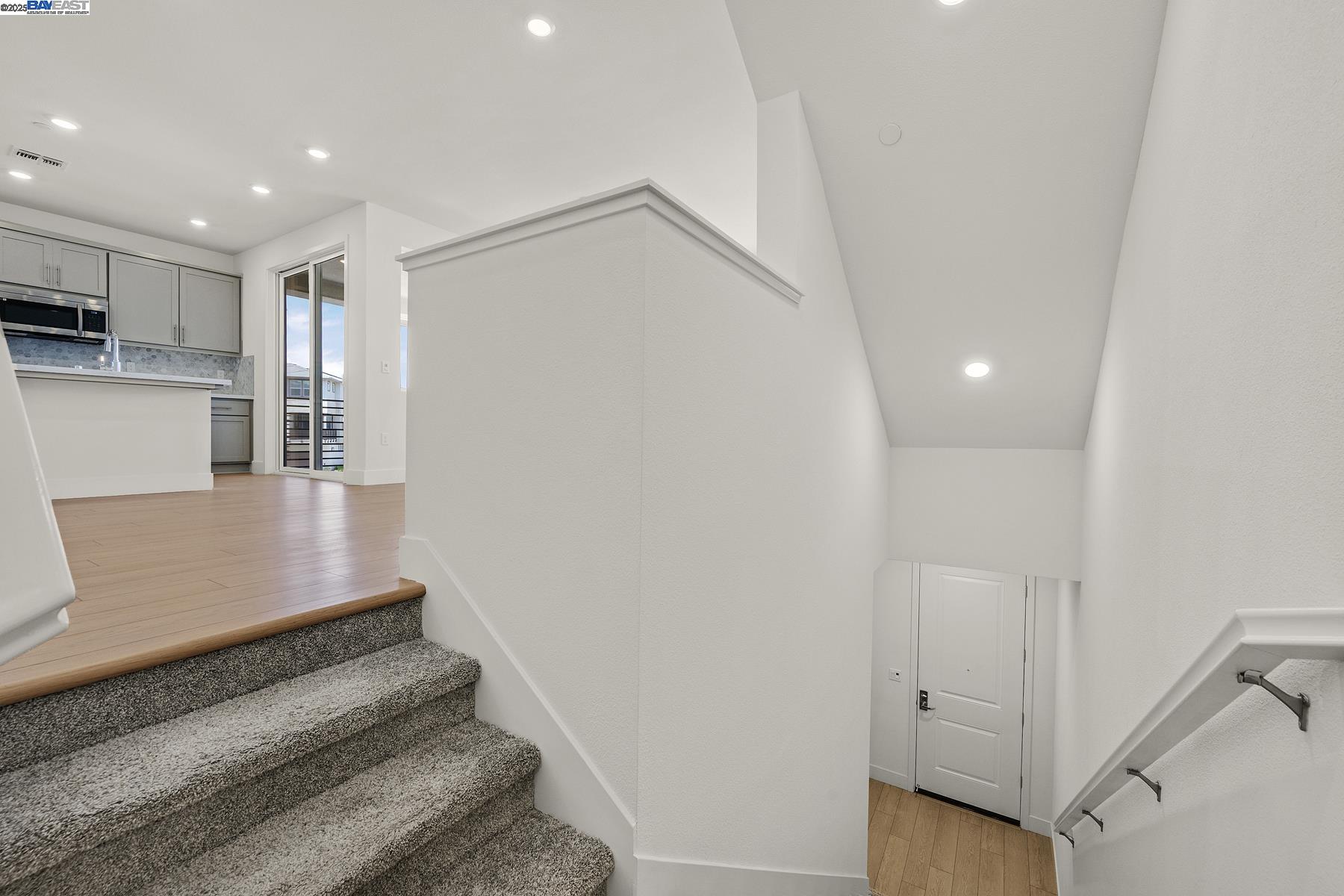Detail Gallery Image 12 of 47 For 6226 Dove Ave, Dublin,  CA 94568 - 3 Beds | 2/1 Baths