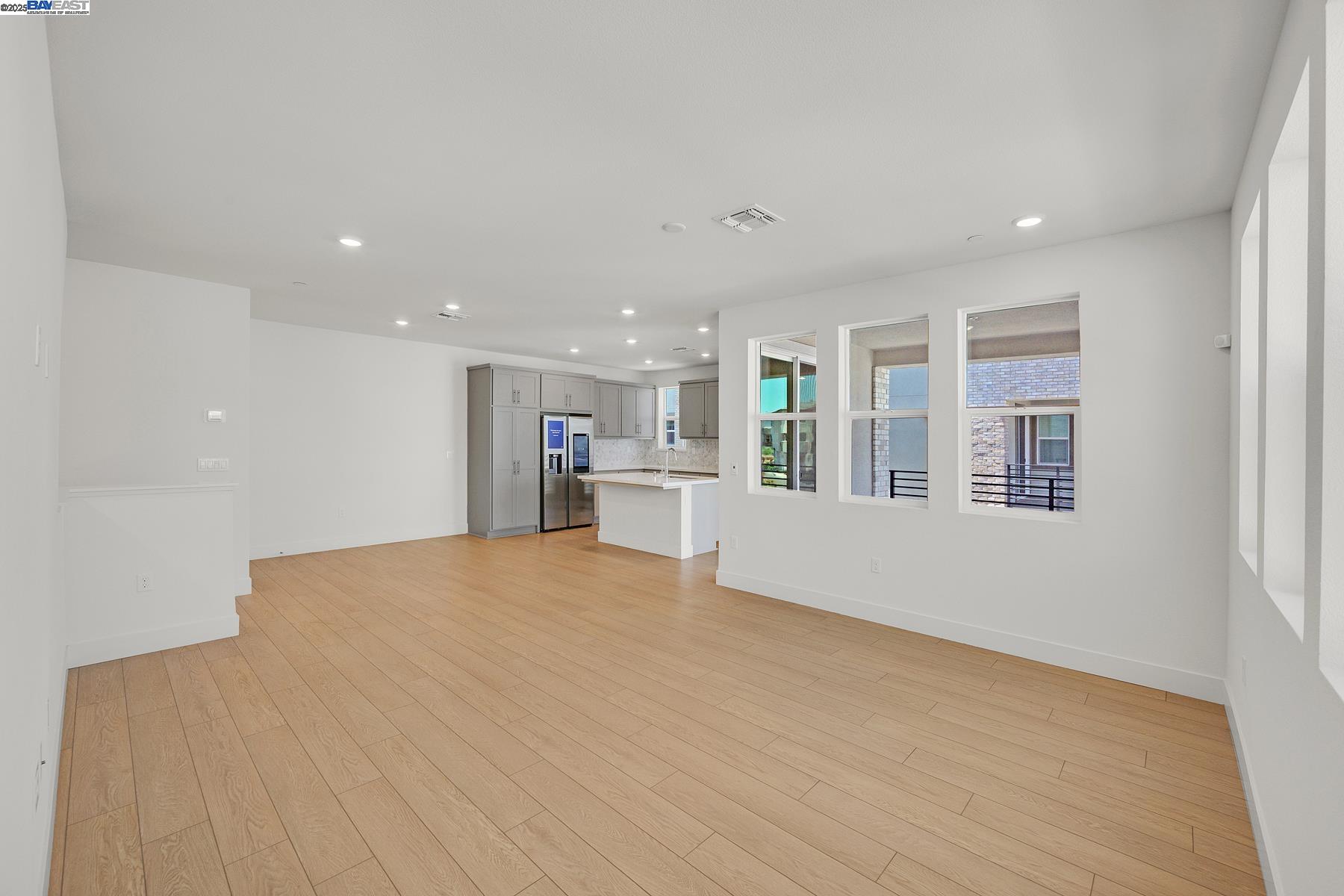 Detail Gallery Image 13 of 47 For 6226 Dove Ave, Dublin,  CA 94568 - 3 Beds | 2/1 Baths