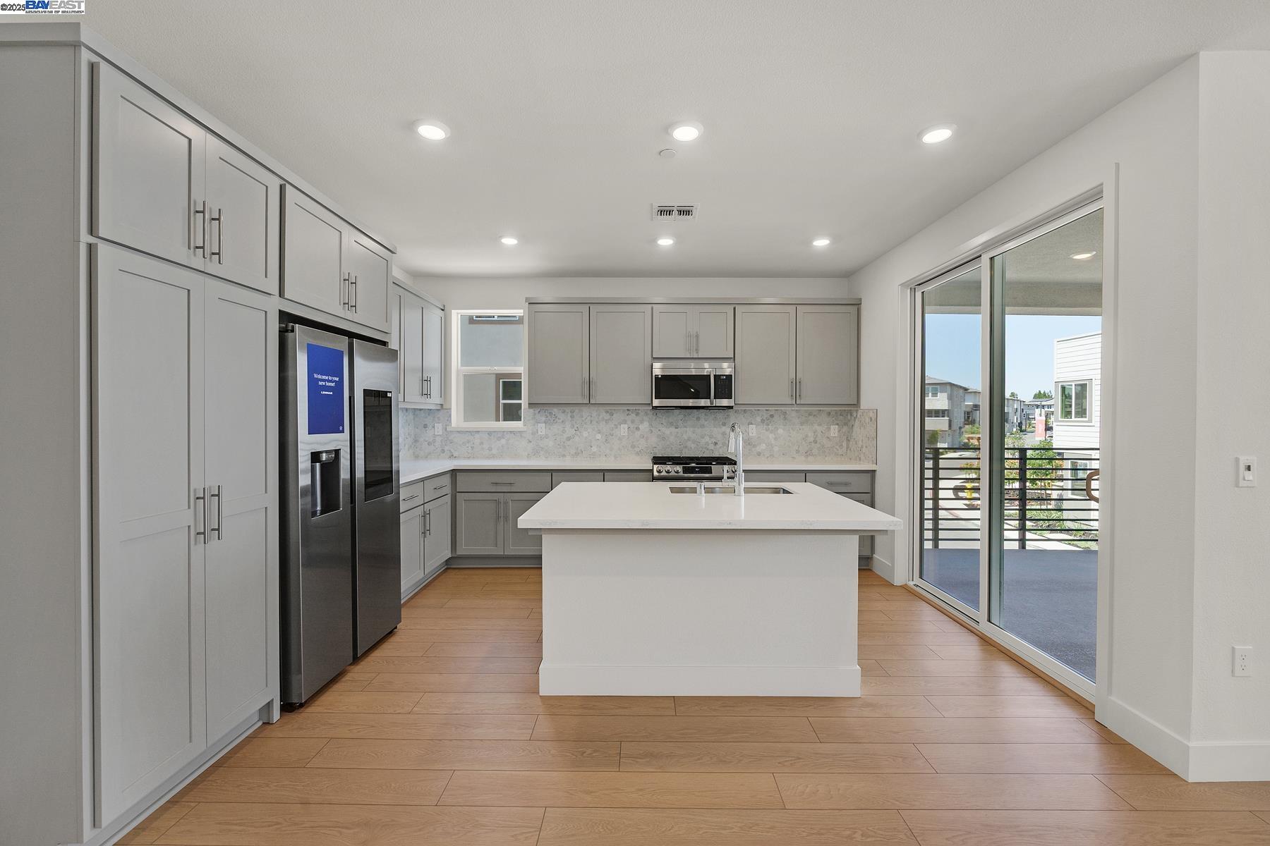 Detail Gallery Image 17 of 47 For 6226 Dove Ave, Dublin,  CA 94568 - 3 Beds | 2/1 Baths