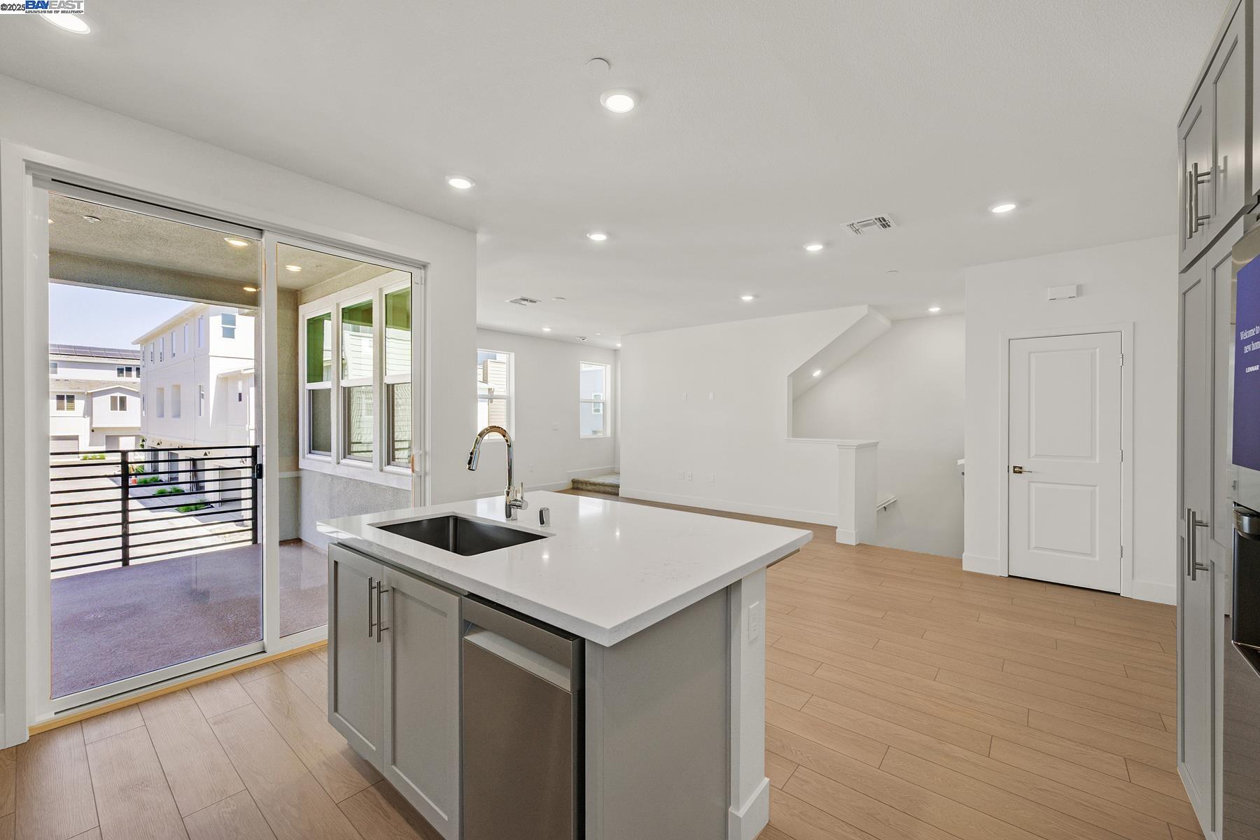 Detail Gallery Image 18 of 47 For 6226 Dove Ave, Dublin,  CA 94568 - 3 Beds | 2/1 Baths