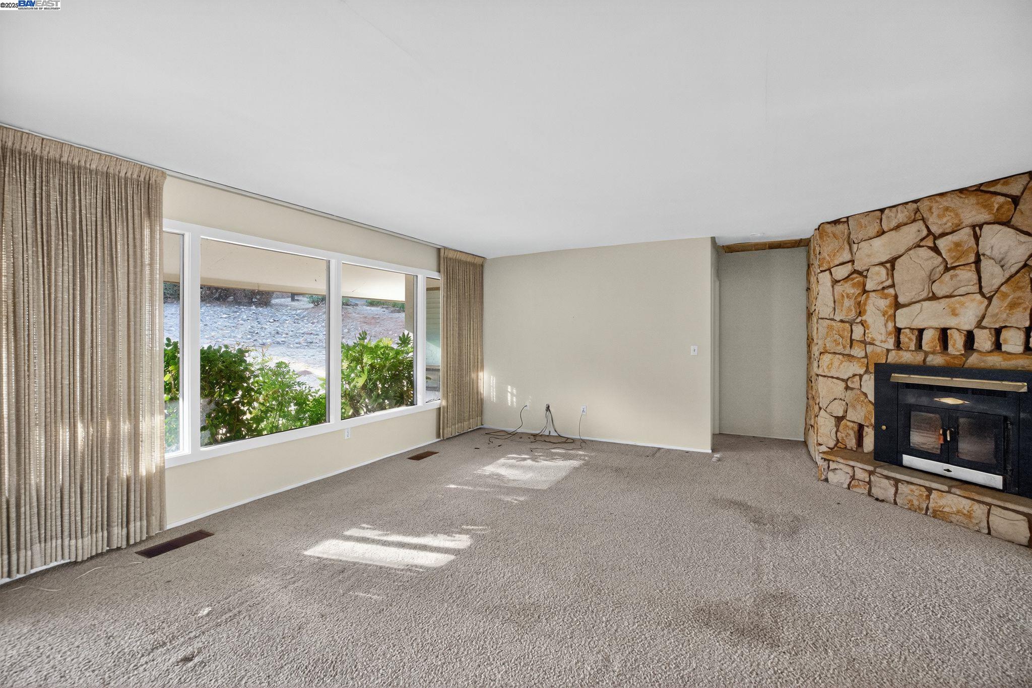 Detail Gallery Image 13 of 43 For 20521 Upper Hillview Dr, Sonora,  CA 95370 - 3 Beds | 2/1 Baths