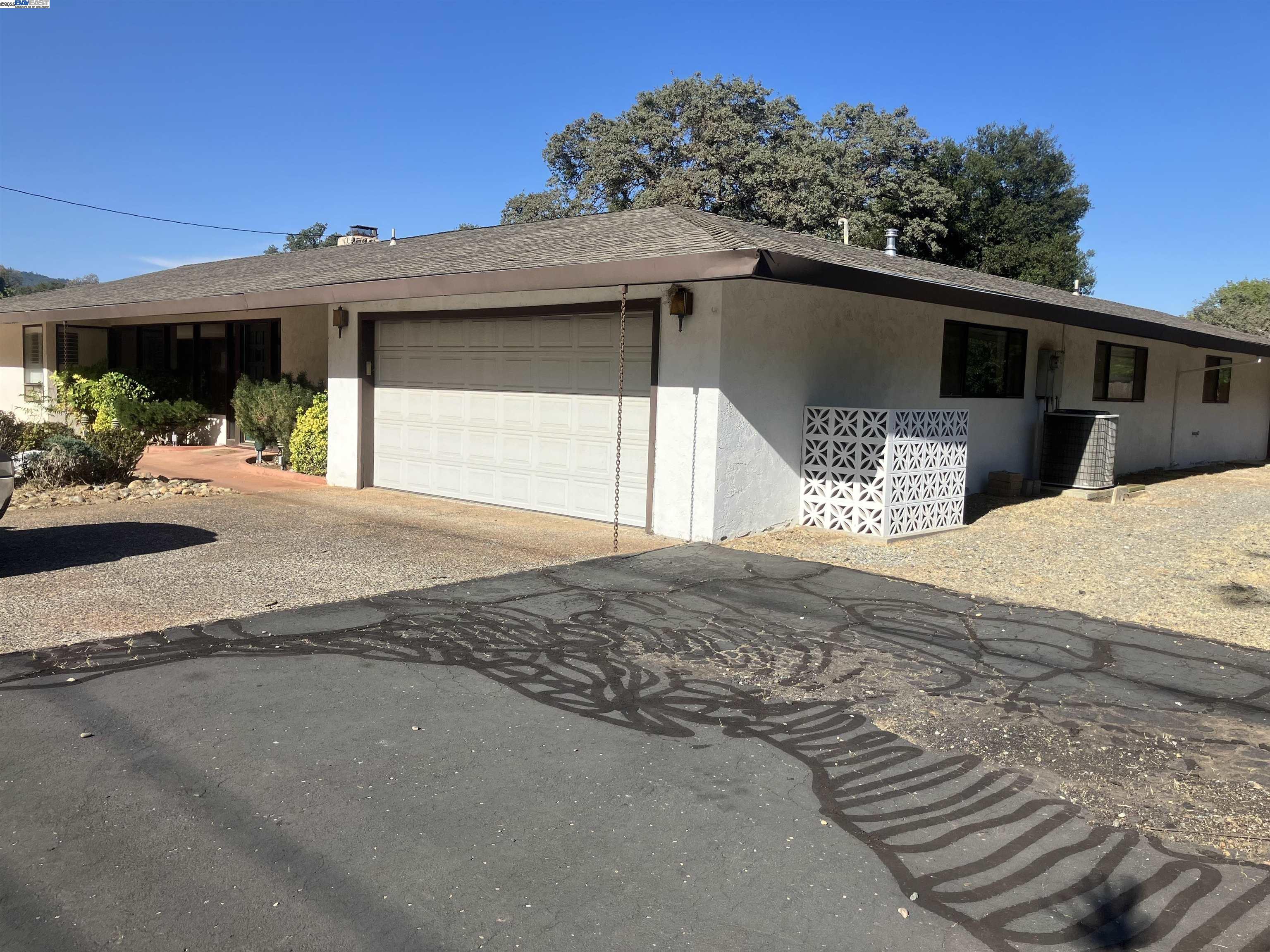 Detail Gallery Image 3 of 43 For 20521 Upper Hillview Dr, Sonora,  CA 95370 - 3 Beds | 2/1 Baths