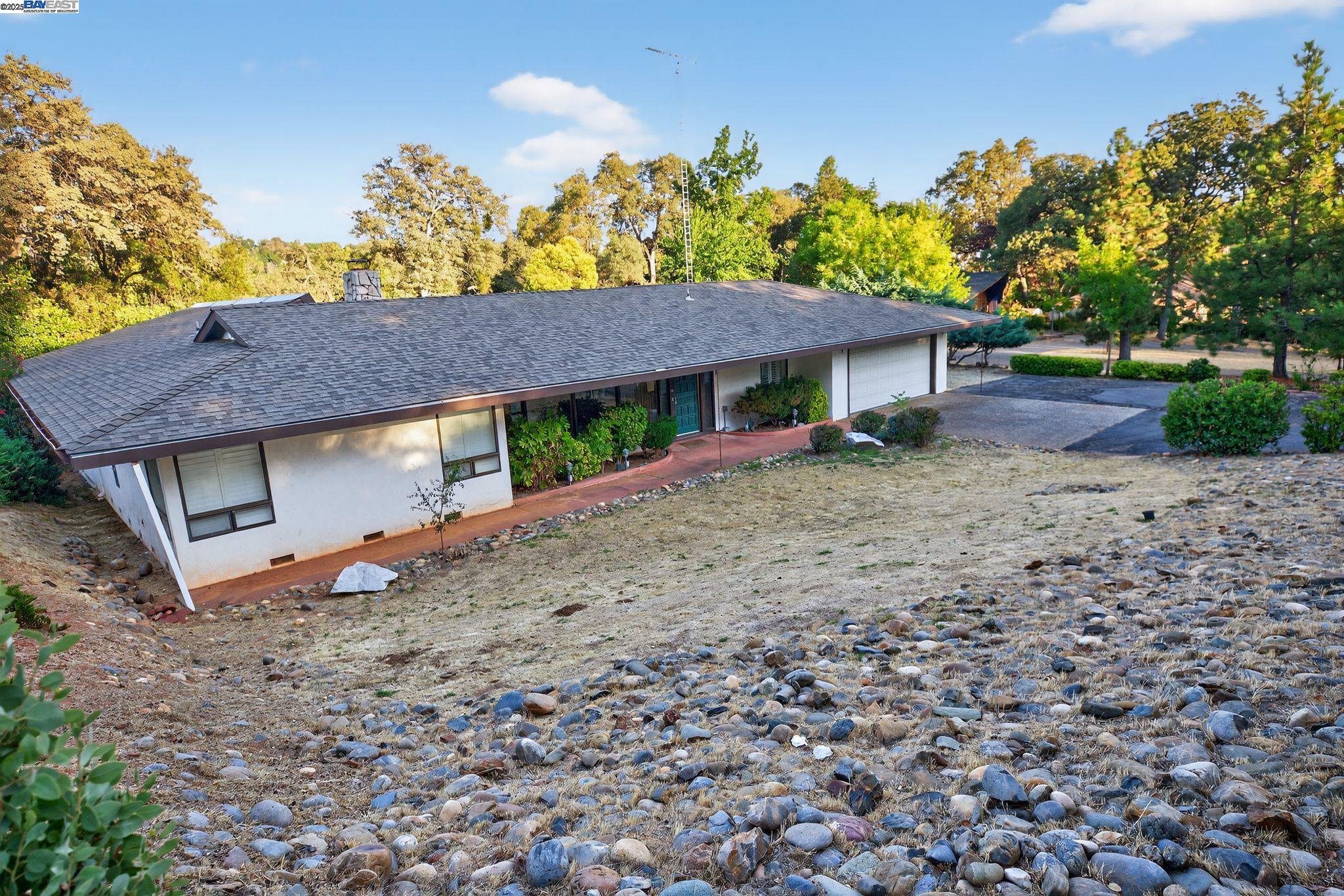 Detail Gallery Image 6 of 43 For 20521 Upper Hillview Dr, Sonora,  CA 95370 - 3 Beds | 2/1 Baths