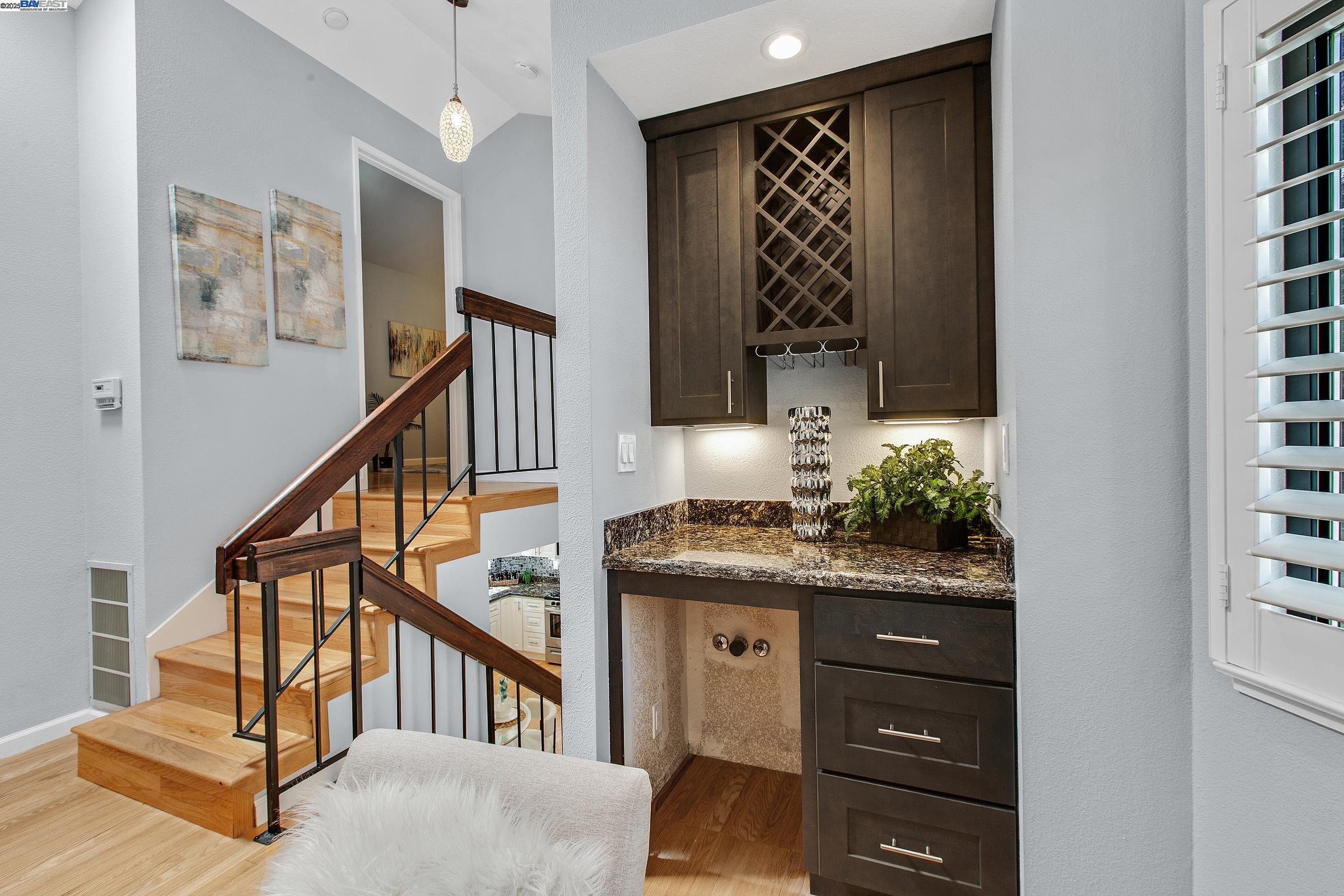 Detail Gallery Image 11 of 27 For 480 N Winchester Blvd #9,  Santa Clara,  CA 95050 - 2 Beds | 2 Baths