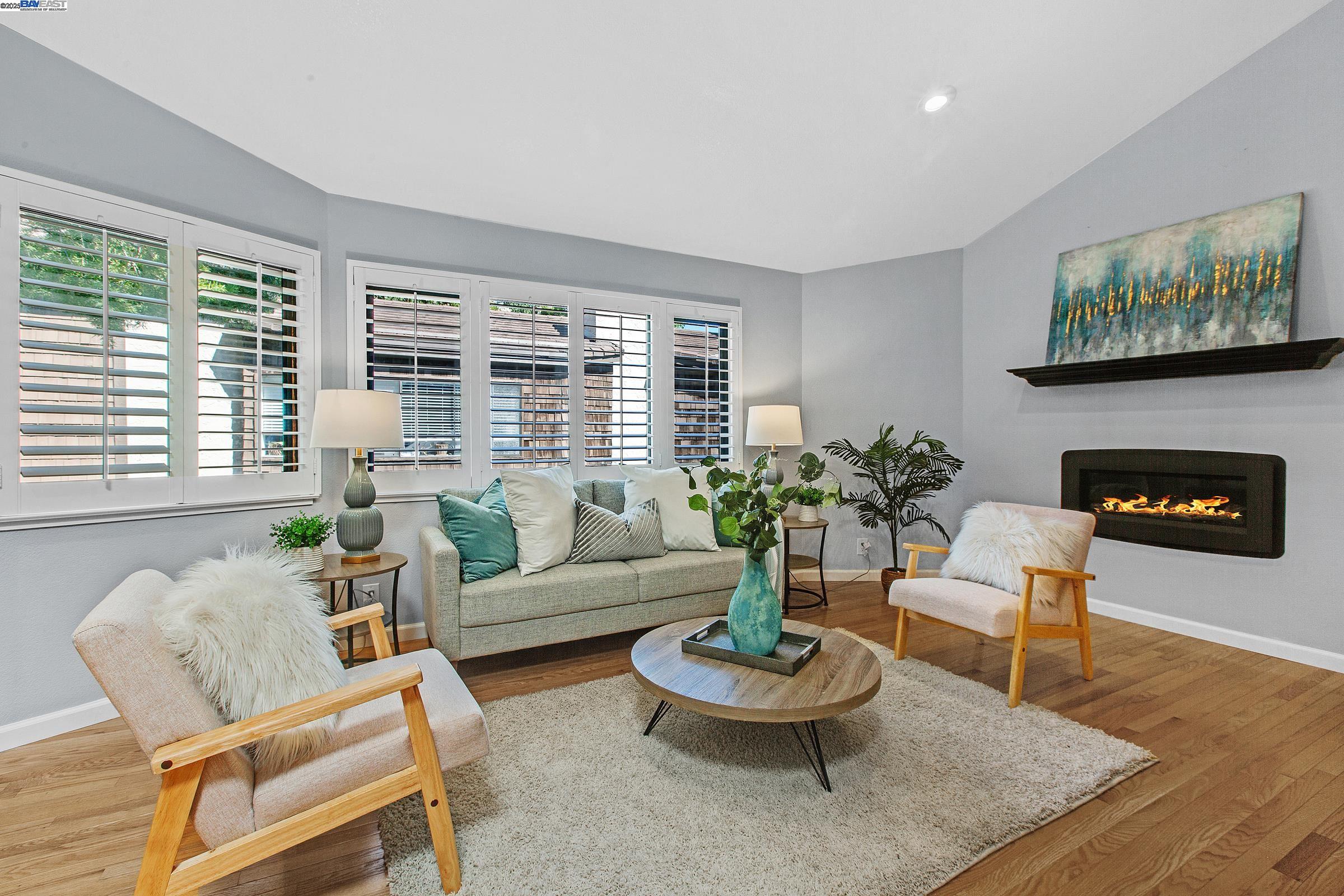 Detail Gallery Image 3 of 27 For 480 N Winchester Blvd #9,  Santa Clara,  CA 95050 - 2 Beds | 2 Baths