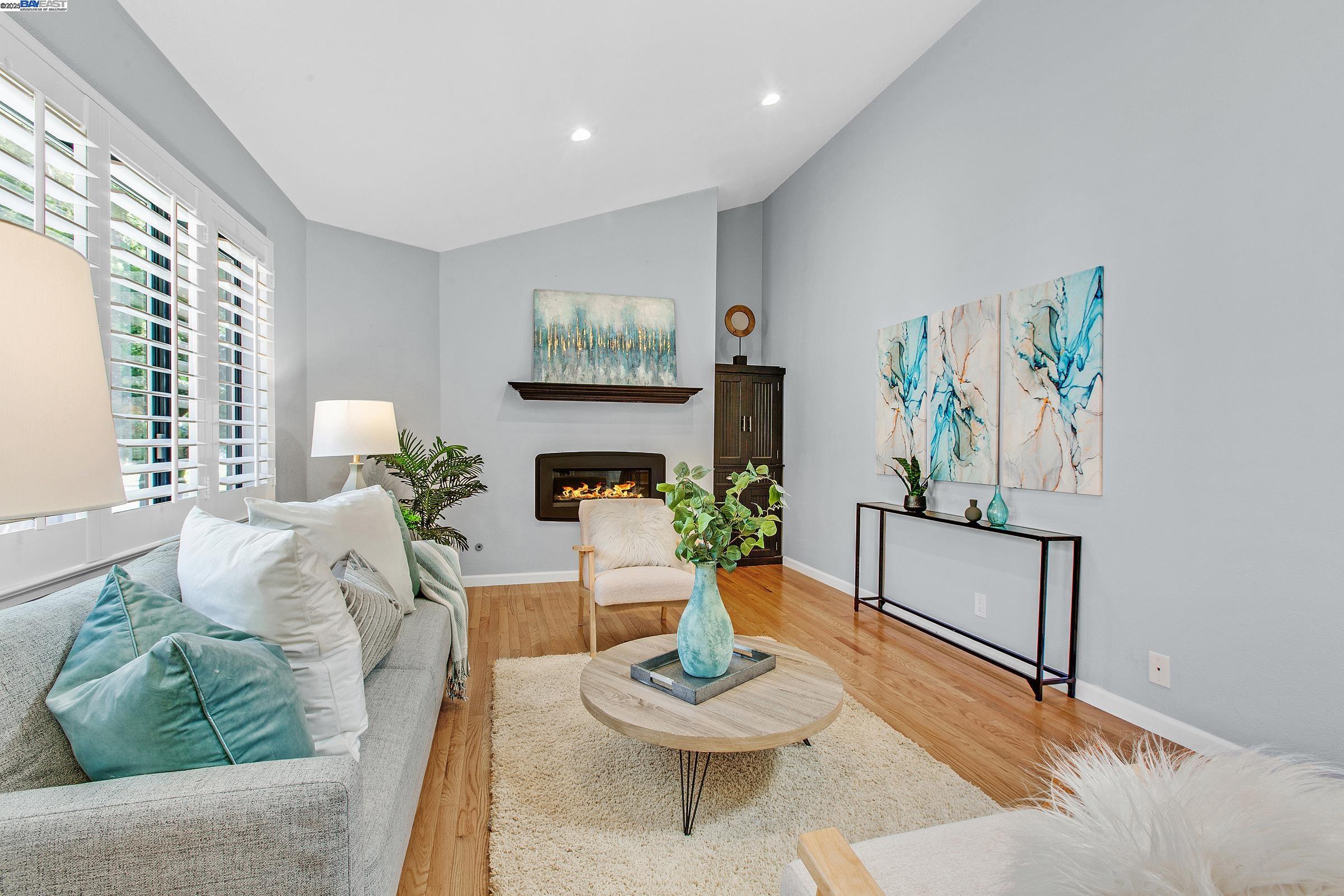 Detail Gallery Image 5 of 27 For 480 N Winchester Blvd #9,  Santa Clara,  CA 95050 - 2 Beds | 2 Baths