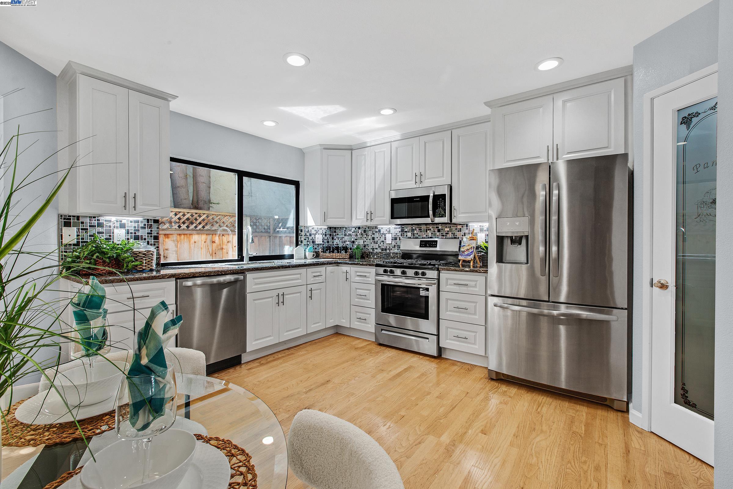 Detail Gallery Image 7 of 27 For 480 N Winchester Blvd #9,  Santa Clara,  CA 95050 - 2 Beds | 2 Baths