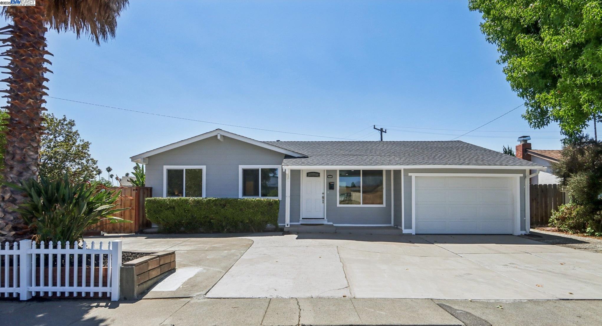 Detail Gallery Image 2 of 31 For 39681 Sundale Dr, Fremont,  CA 94538 - 3 Beds | 2 Baths