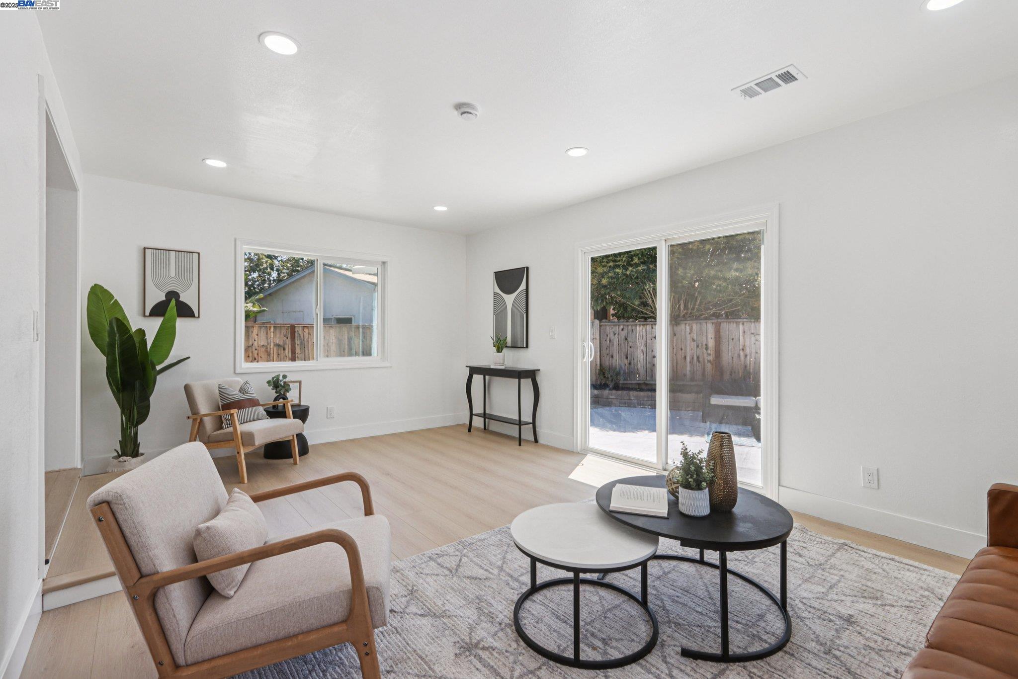 Detail Gallery Image 7 of 31 For 39681 Sundale Dr, Fremont,  CA 94538 - 3 Beds | 2 Baths