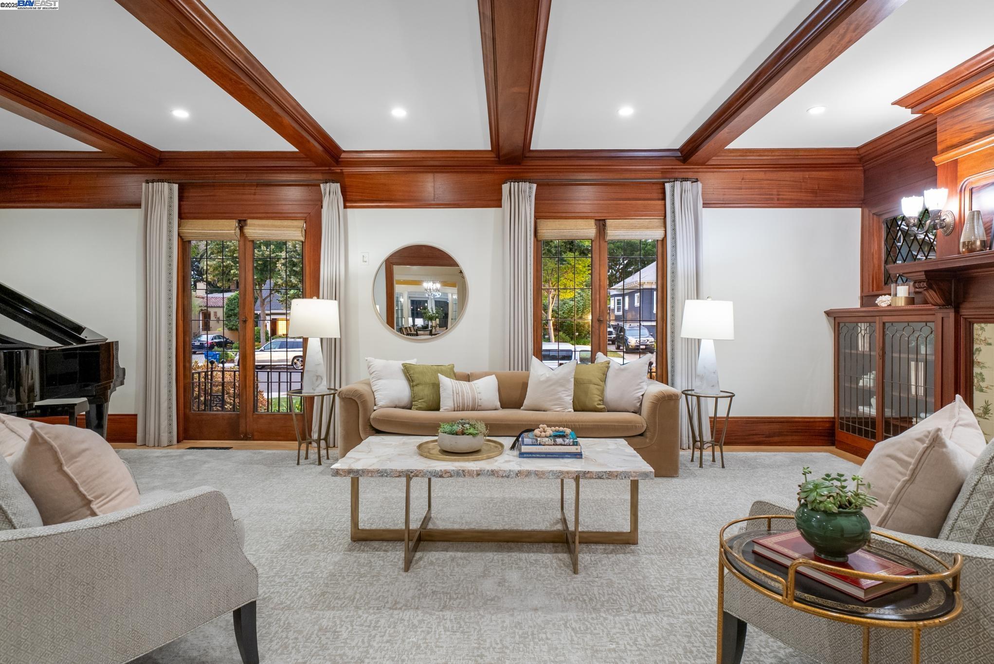 Detail Gallery Image 12 of 60 For 1232 Bay Street, Alameda,  CA 94501 - 8 Beds | 3/3 Baths