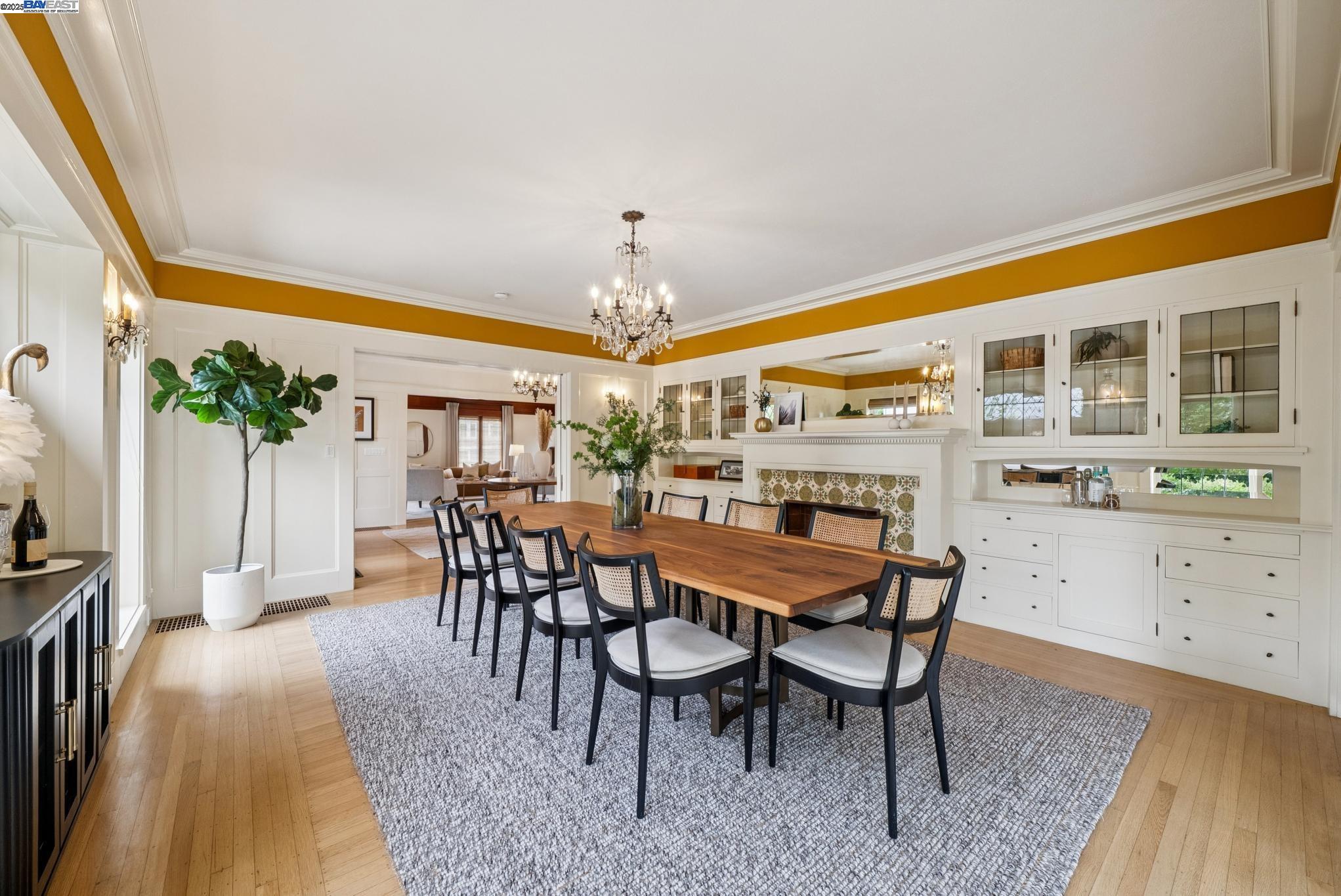 Detail Gallery Image 15 of 60 For 1232 Bay Street, Alameda,  CA 94501 - 8 Beds | 3/3 Baths