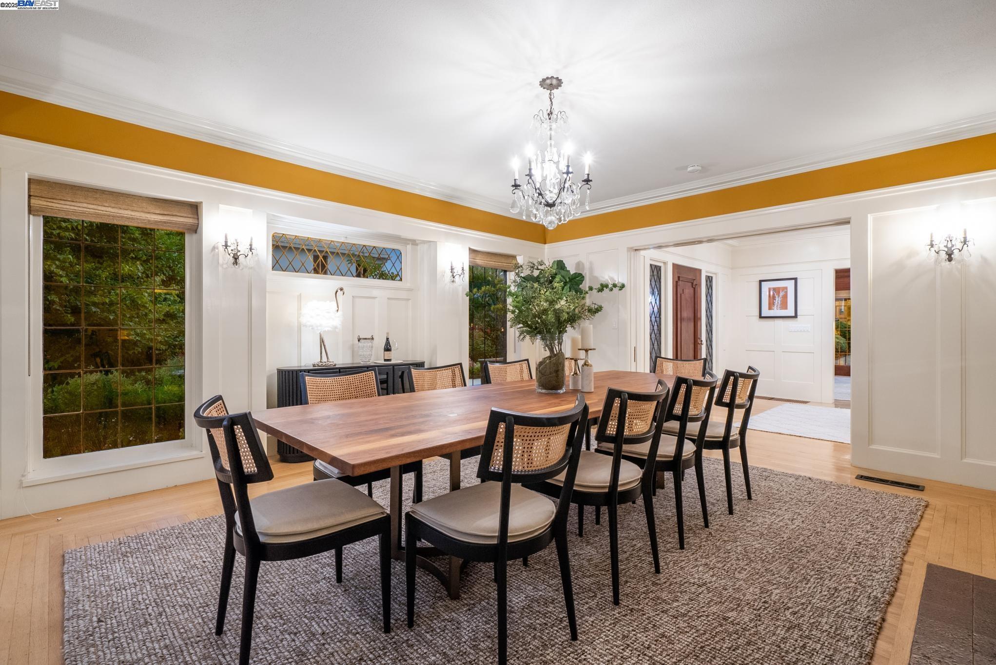 Detail Gallery Image 16 of 60 For 1232 Bay Street, Alameda,  CA 94501 - 8 Beds | 3/3 Baths