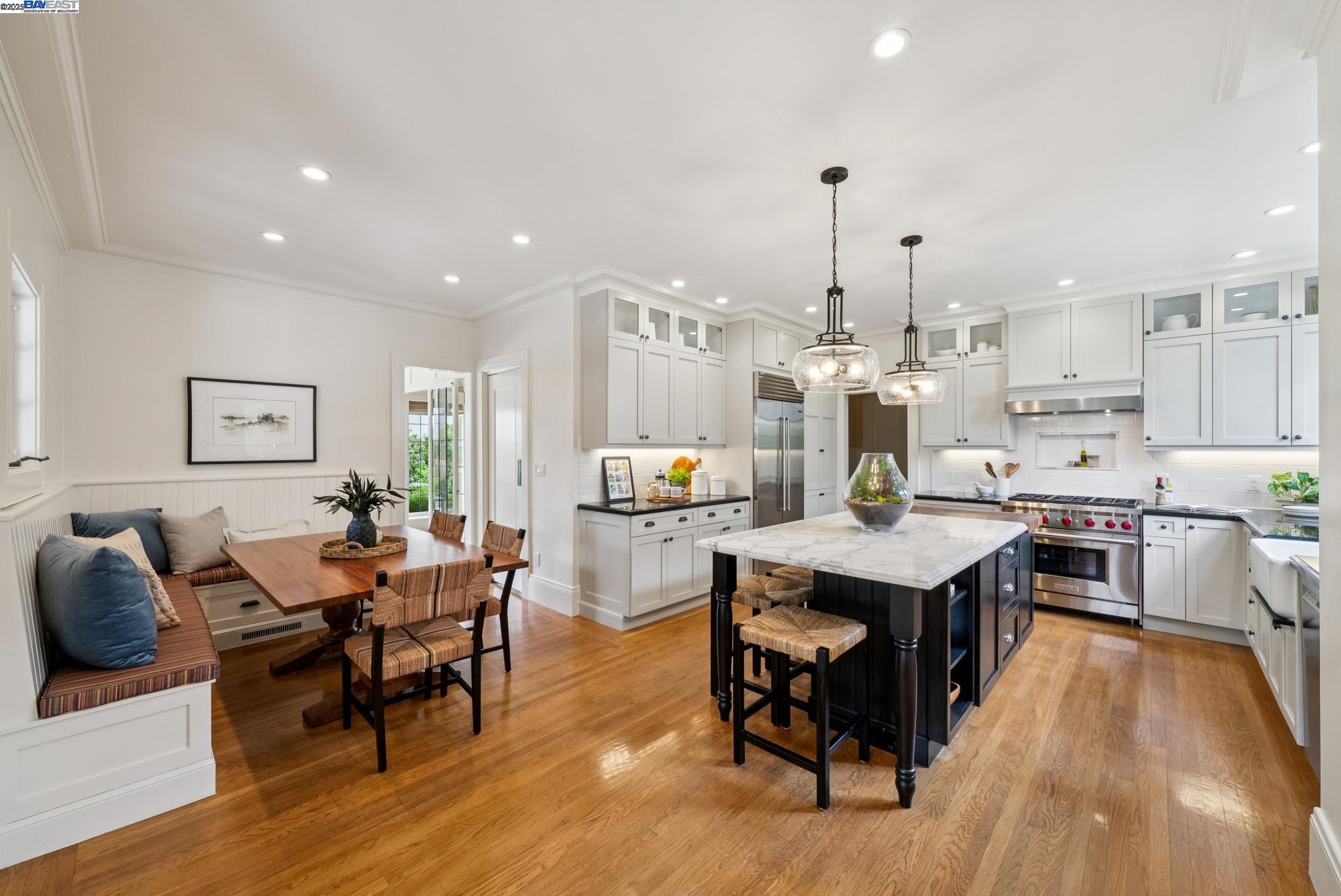 Detail Gallery Image 18 of 60 For 1232 Bay Street, Alameda,  CA 94501 - 8 Beds | 3/3 Baths