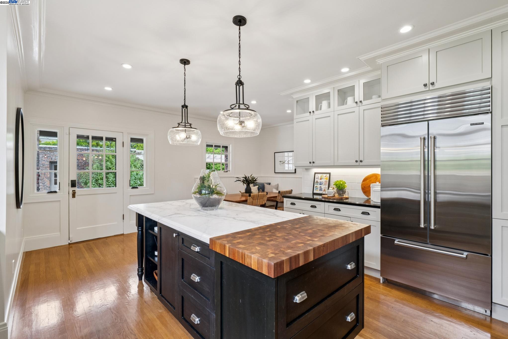 Detail Gallery Image 21 of 60 For 1232 Bay Street, Alameda,  CA 94501 - 8 Beds | 3/3 Baths