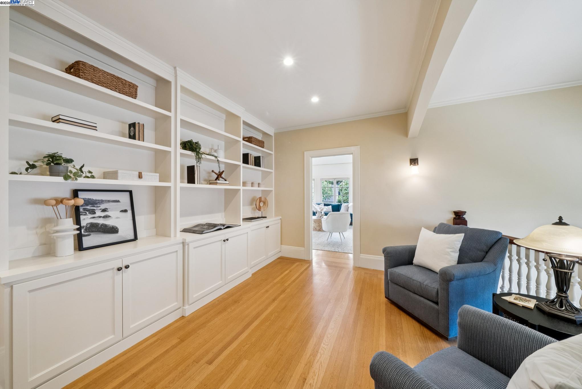 Detail Gallery Image 27 of 60 For 1232 Bay Street, Alameda,  CA 94501 - 8 Beds | 3/3 Baths